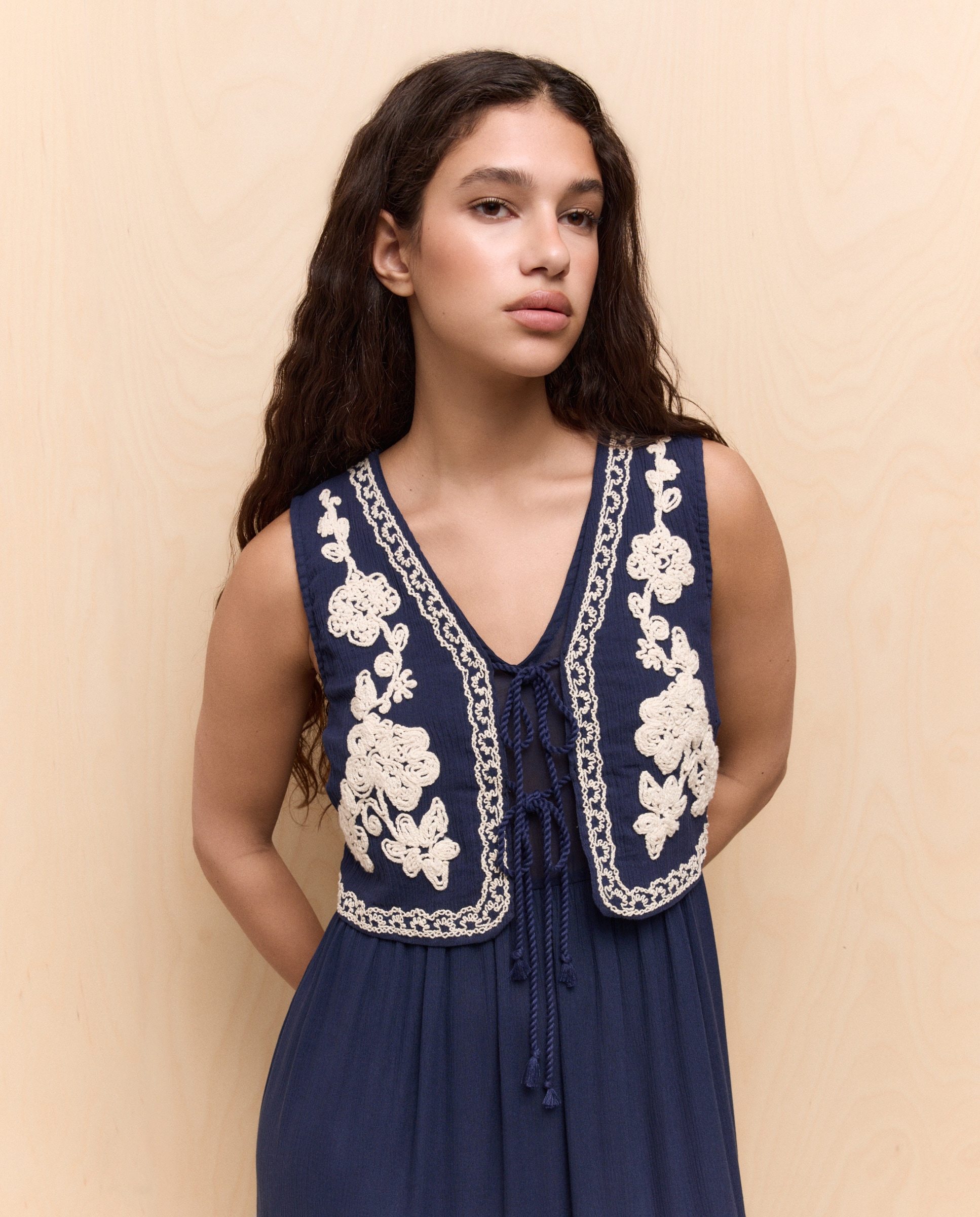Vestido com Detalhe de Colete Bordado Azul-marinho-4