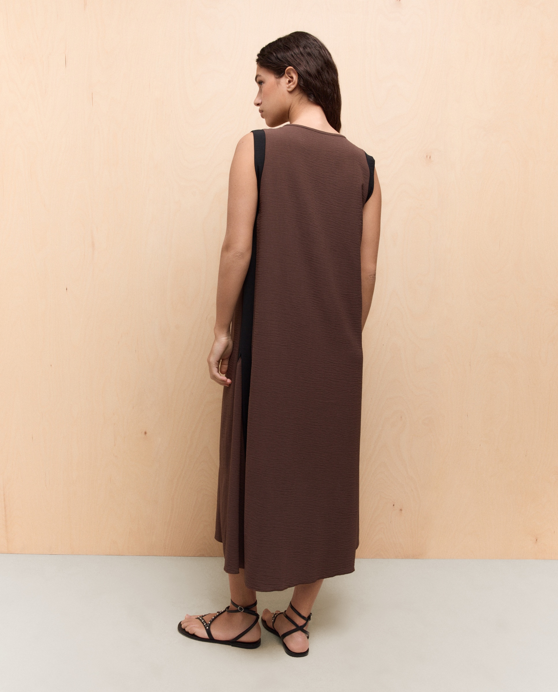 Vestido Comprido com Lavagem e Contrastes Chocolate-3