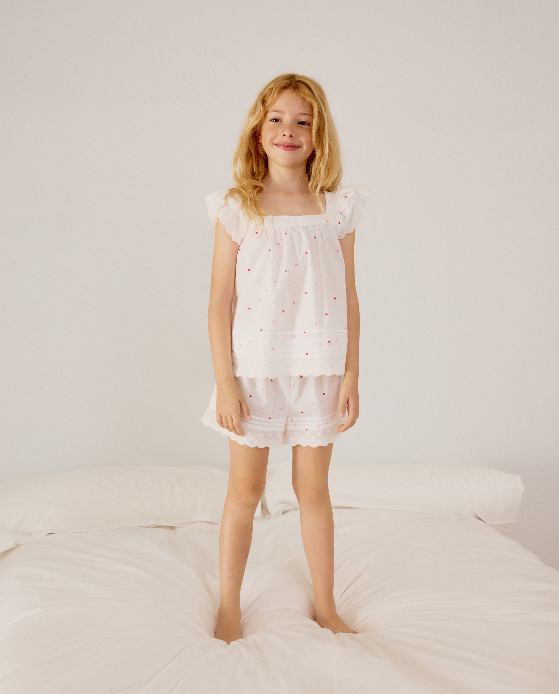 Imagem 0 de Pijama Completo Curto Plano com Rendas