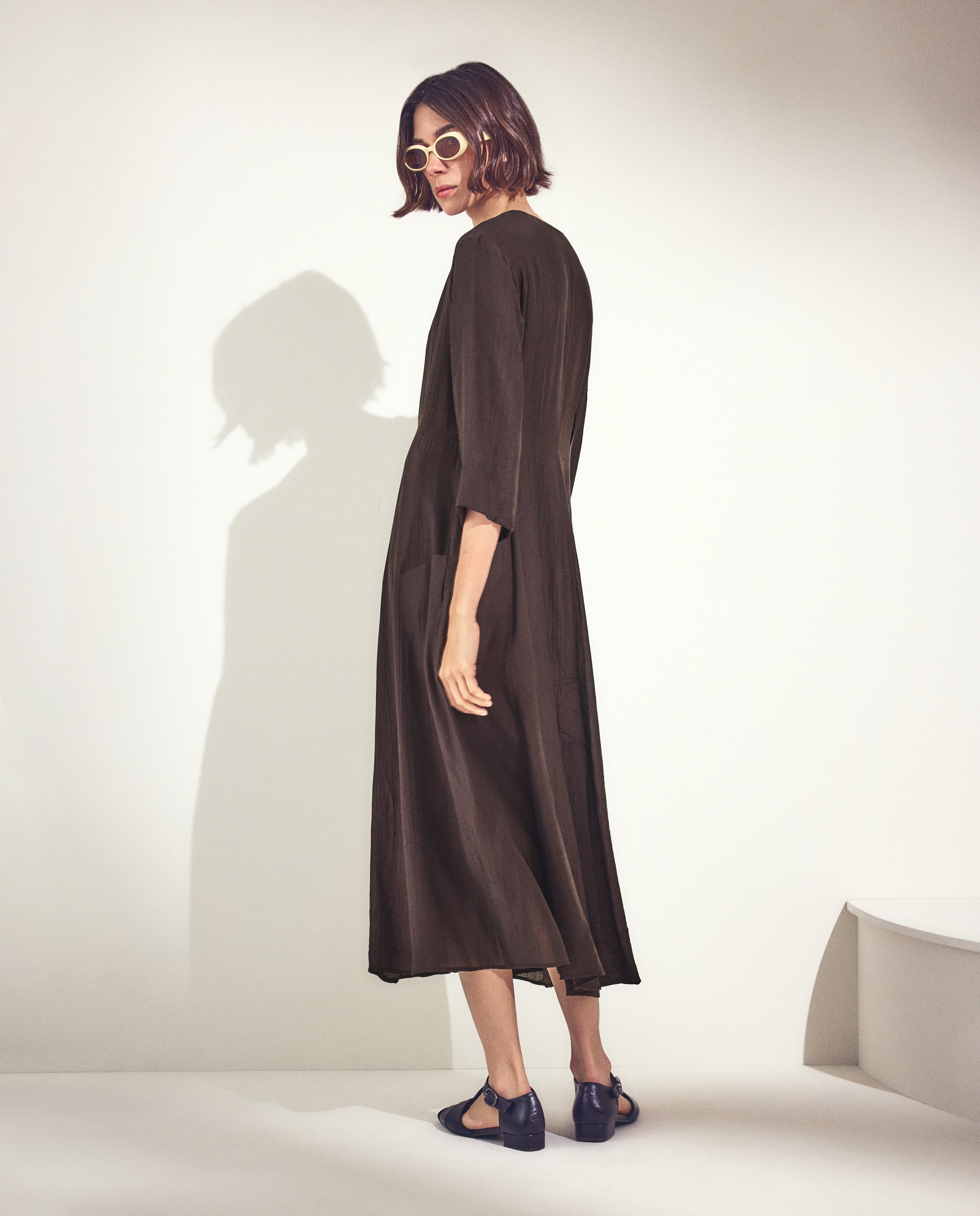 Vestido Liso com Manga Curta Chocolate-3