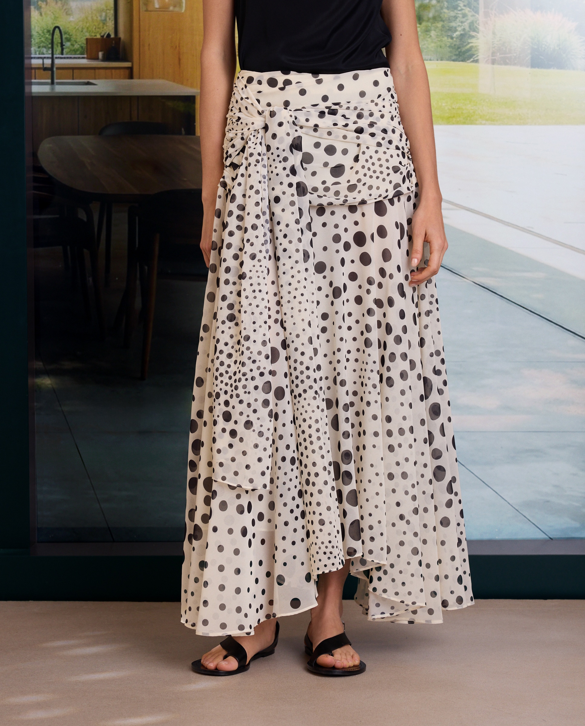 Saia Midi às Bolinhas Branco-2