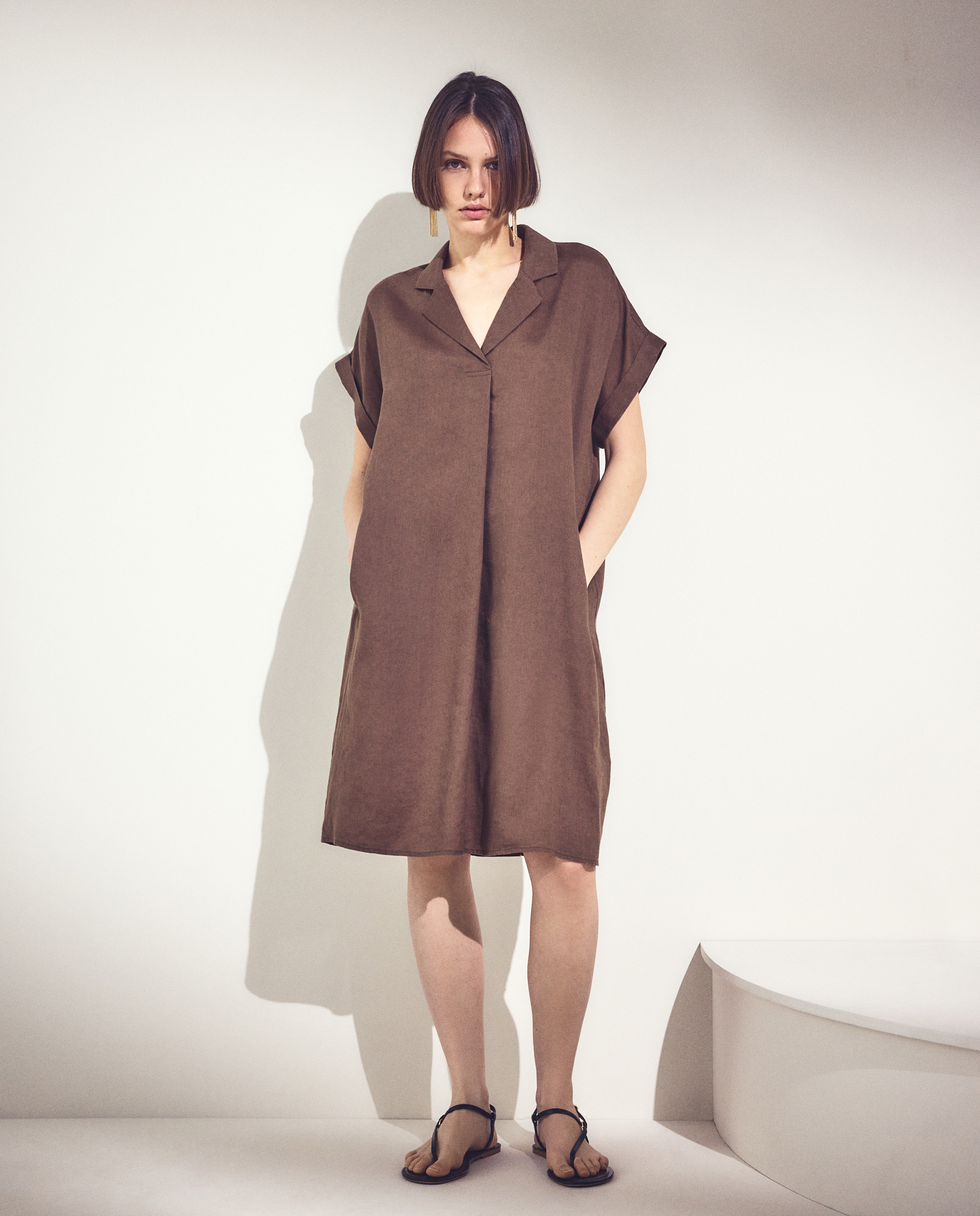 Imagem 0 de Vestido de Manga Curta e Gola de Lapela