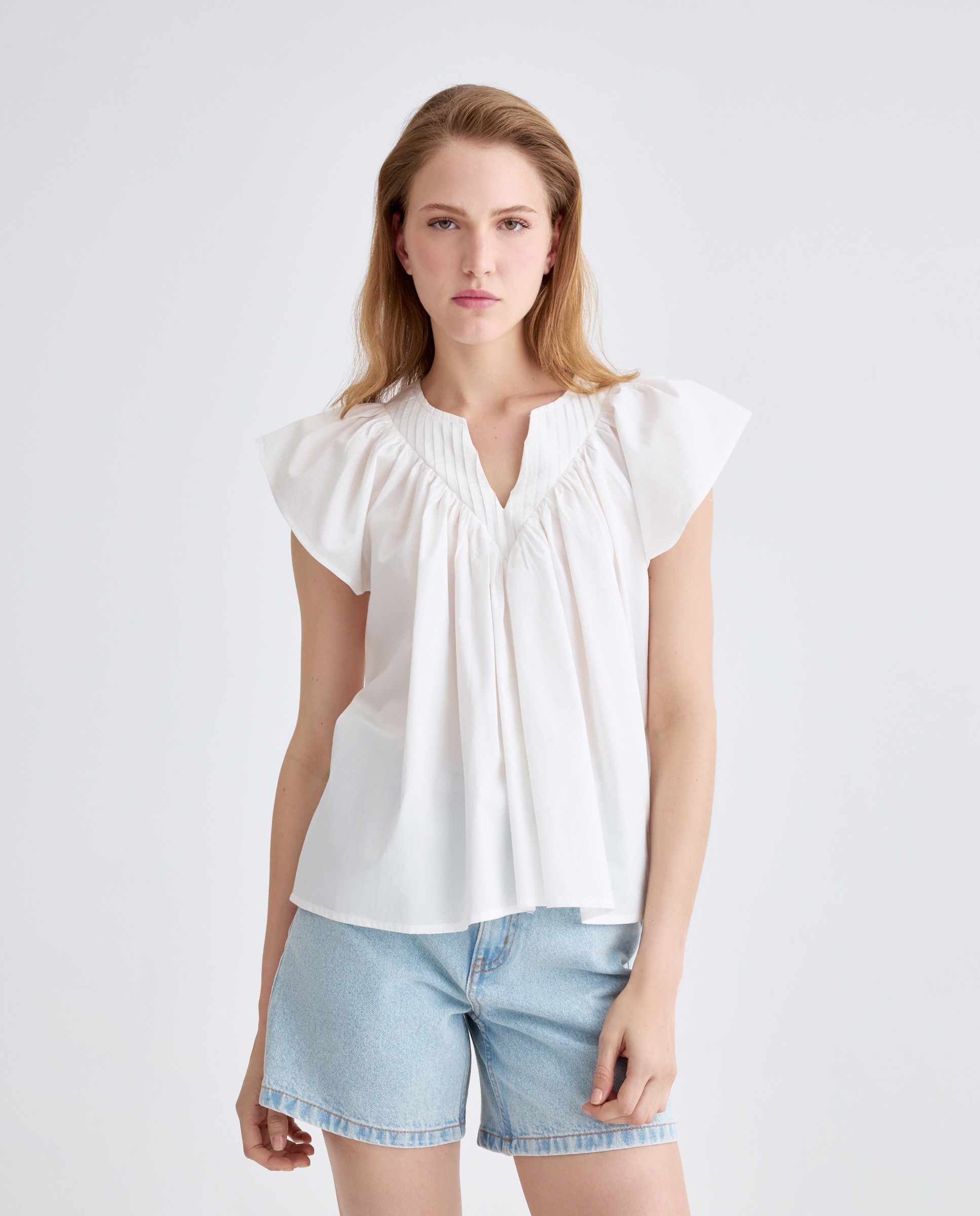 Imagen 0 de Blusa de mujer con jaretas en canesú