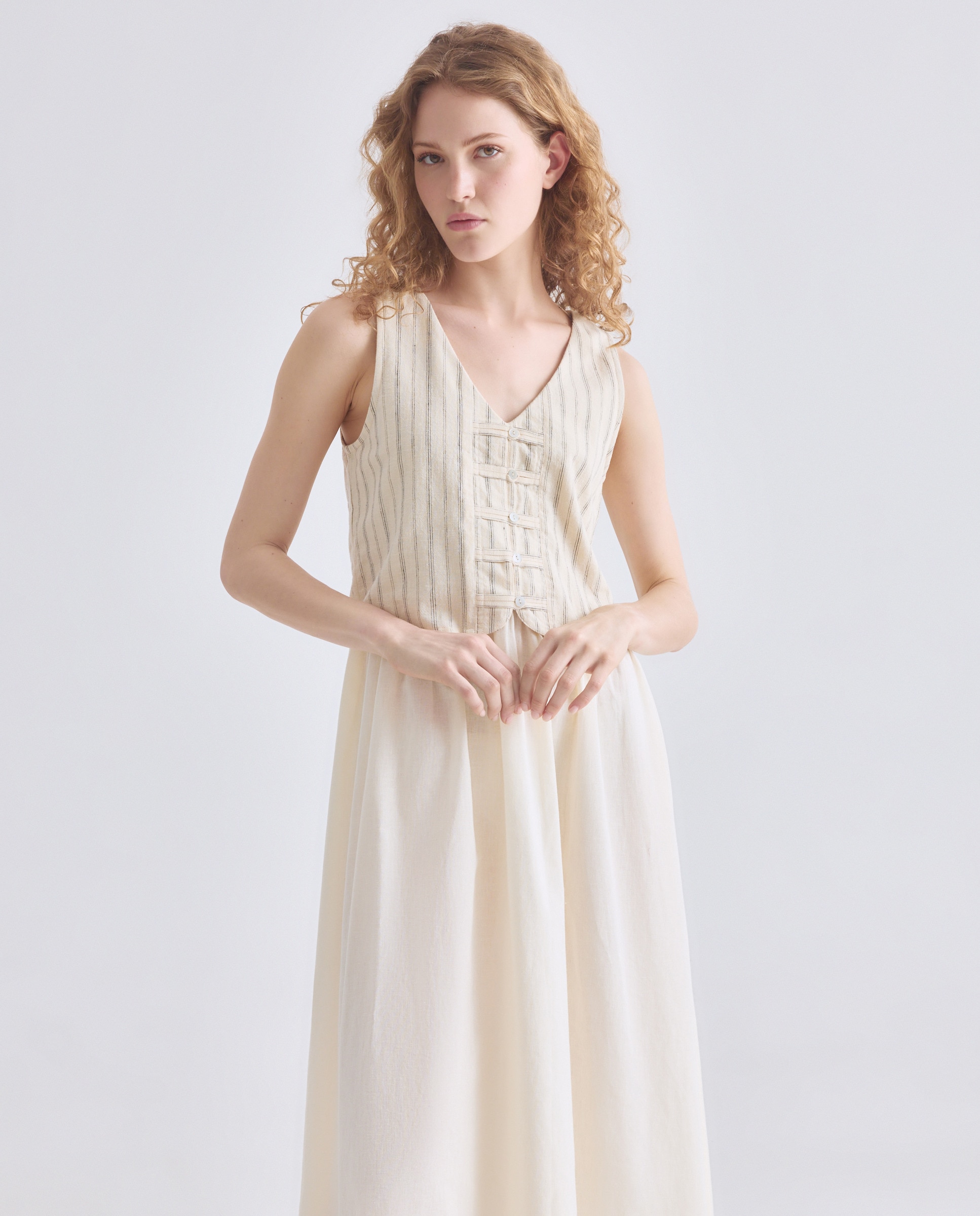 Imagen 0 de Vestido de mujer con chaleco