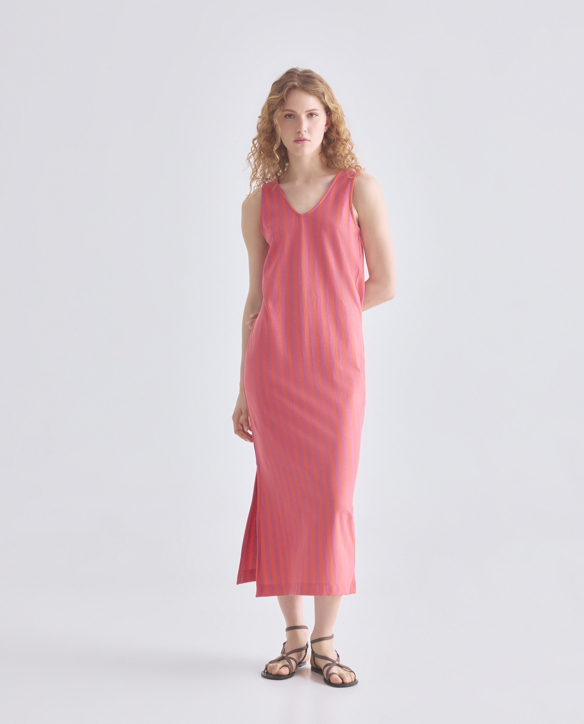 Vestido de mujer cuello pico con lazada en espalda Rojo-2
