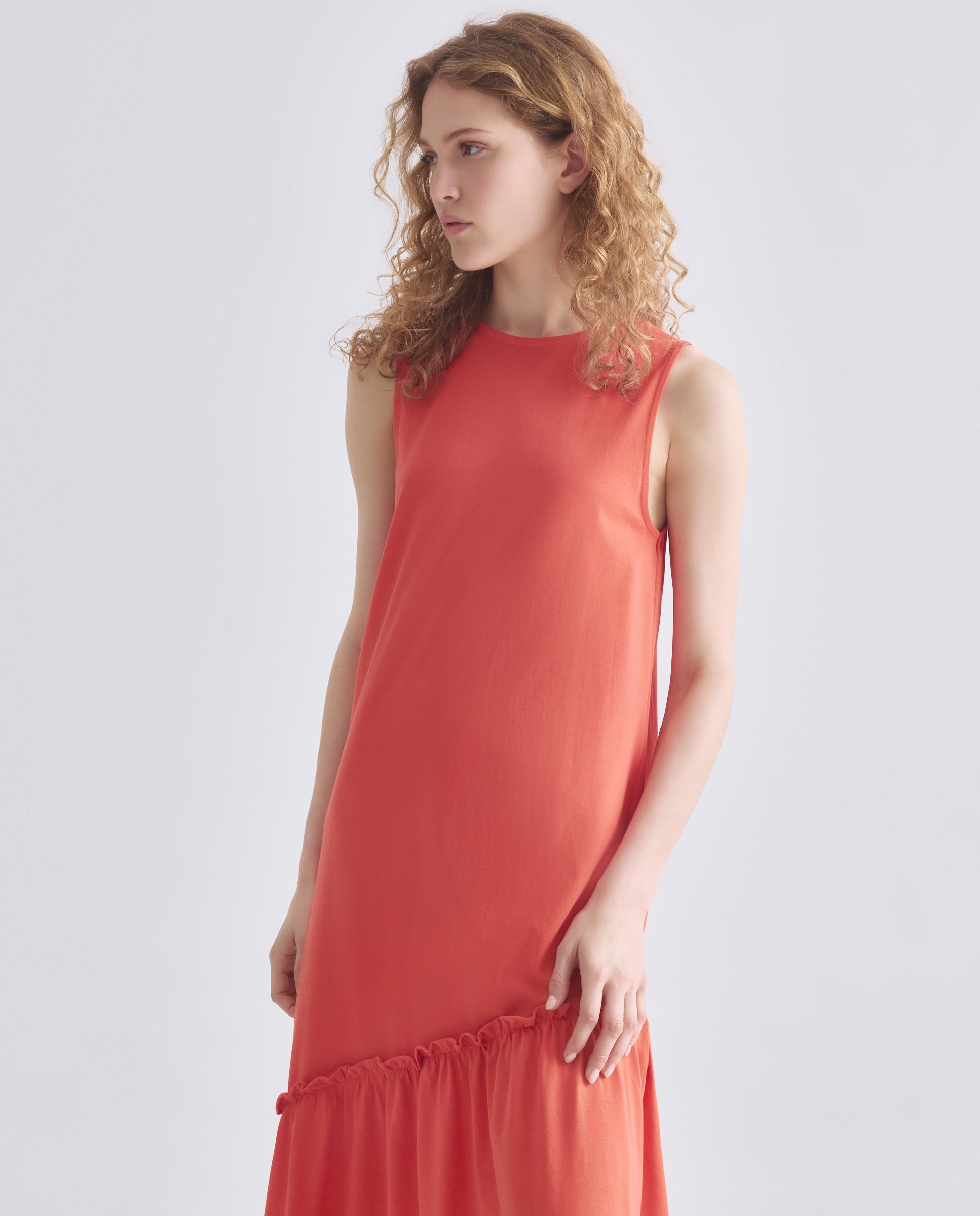 Imagen 0 de Vestido de mujer cuello caja corte diagonal liso
