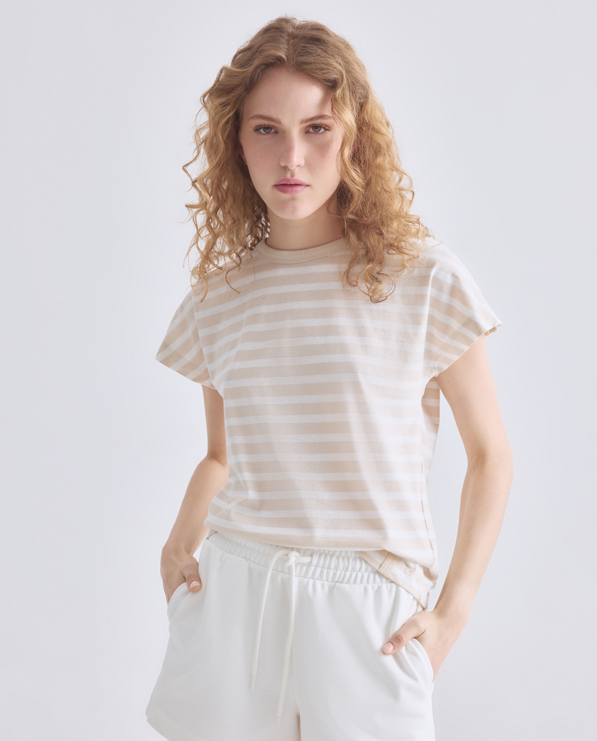 Imagen 0 de Camiseta básica de mujer cuello caja rayas