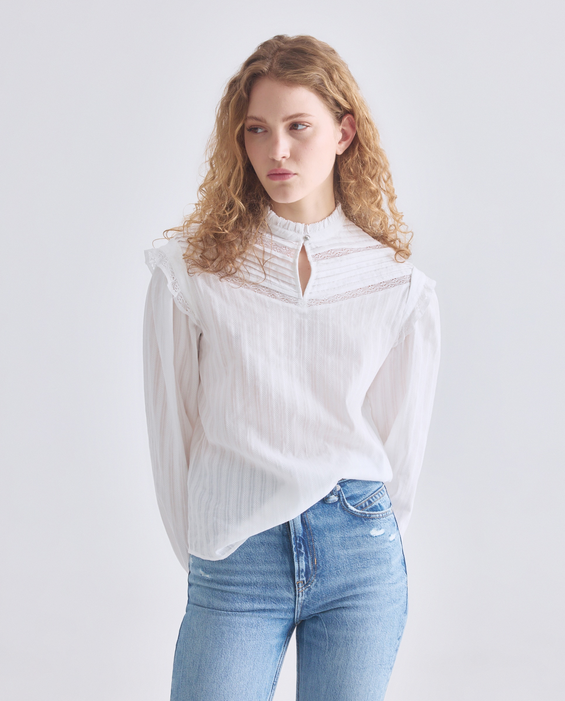 Camisa Regular com Manga Comprida. Branco-1