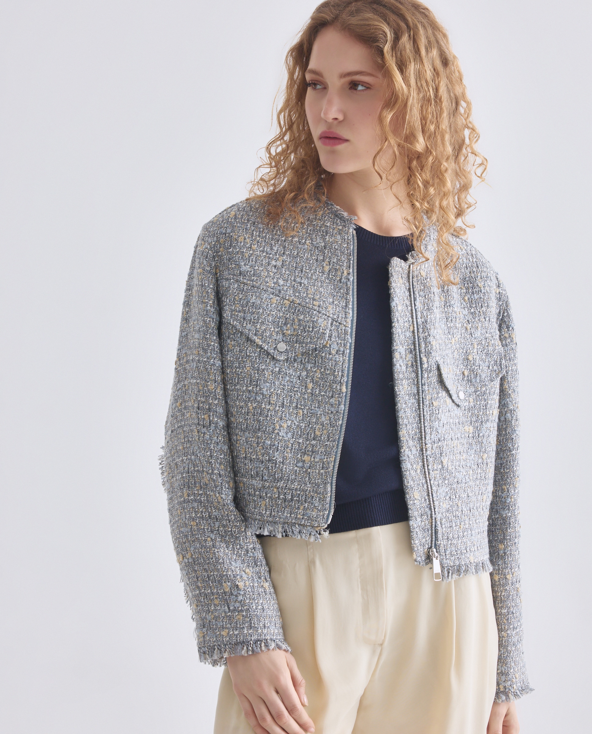 Imagem 0 de Blazer Curto de Manga Comprida.