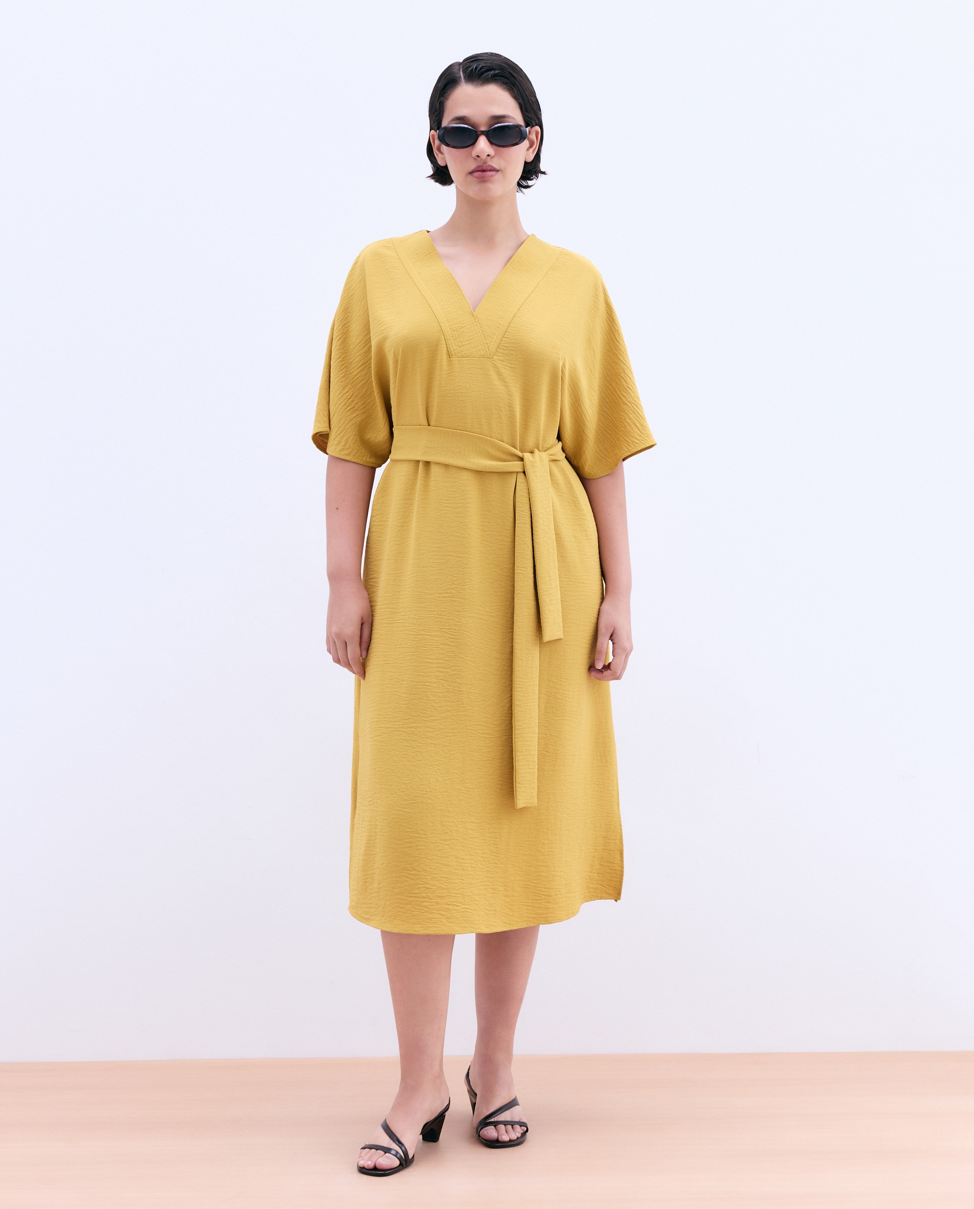 Imagem 0 de Vestido Midi Drapeado sem Mangas