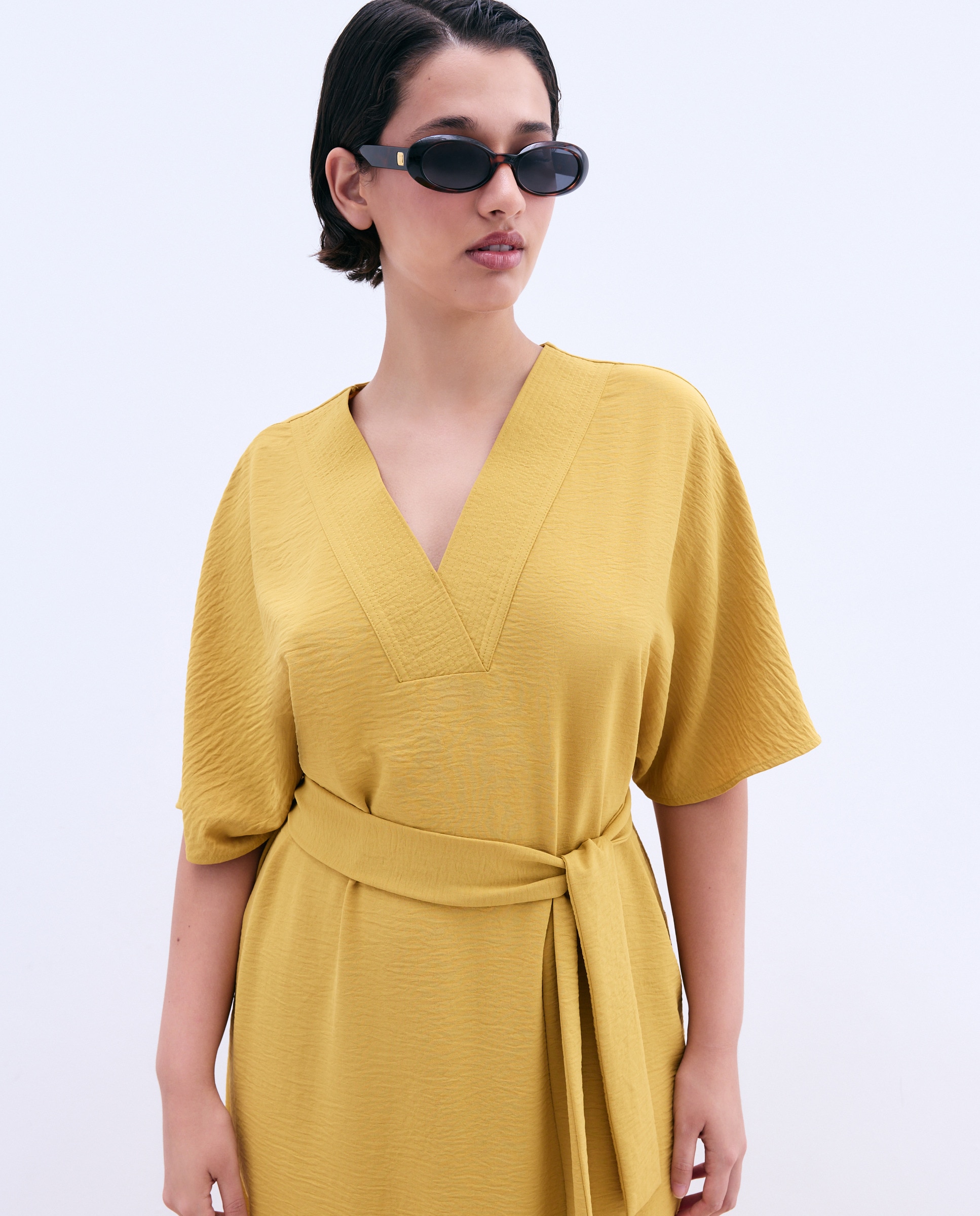 Vestido Midi Drapeado sem Mangas Mostarda-2