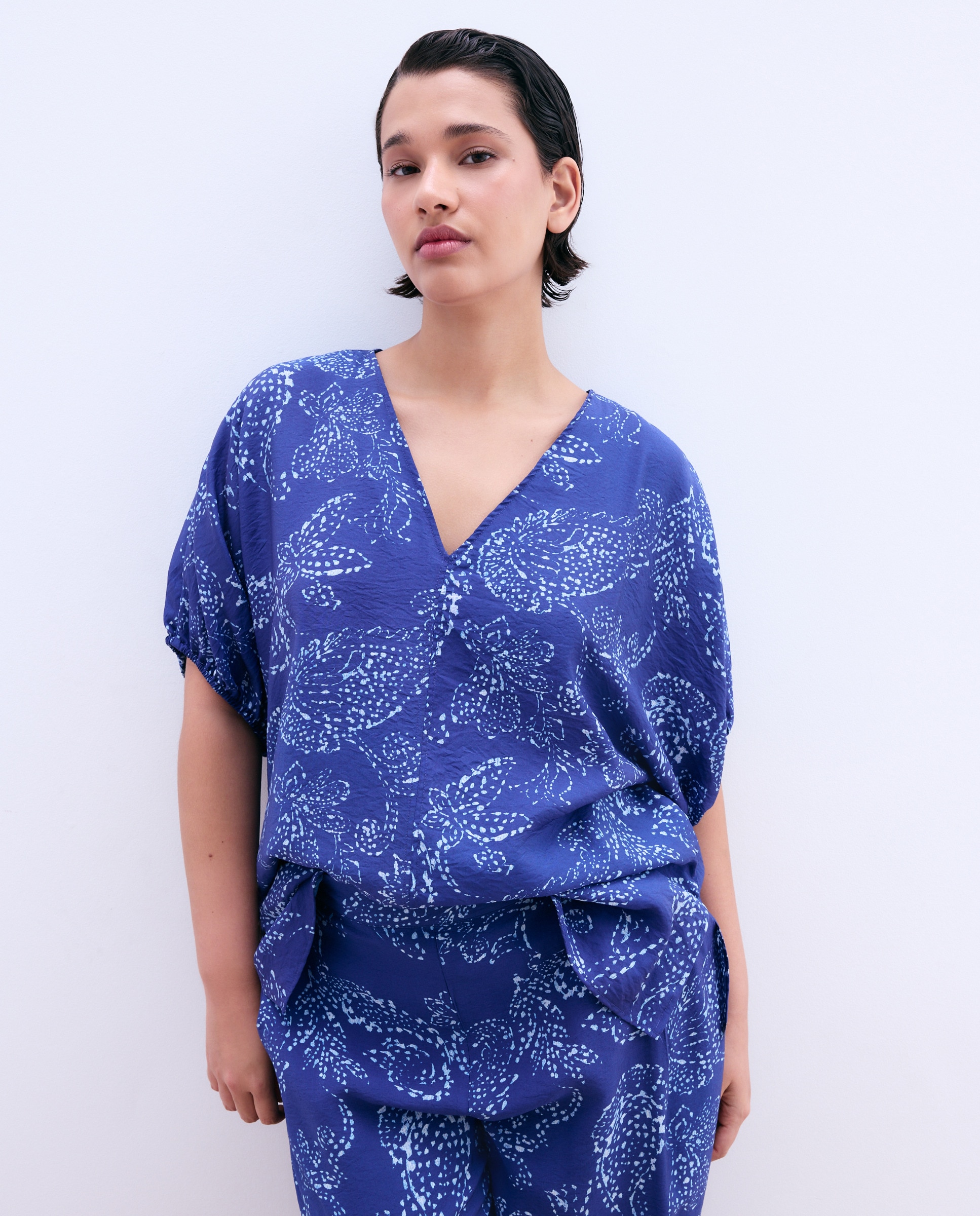 Top de Manga Curta com Estampado de Caxemira Azul-1