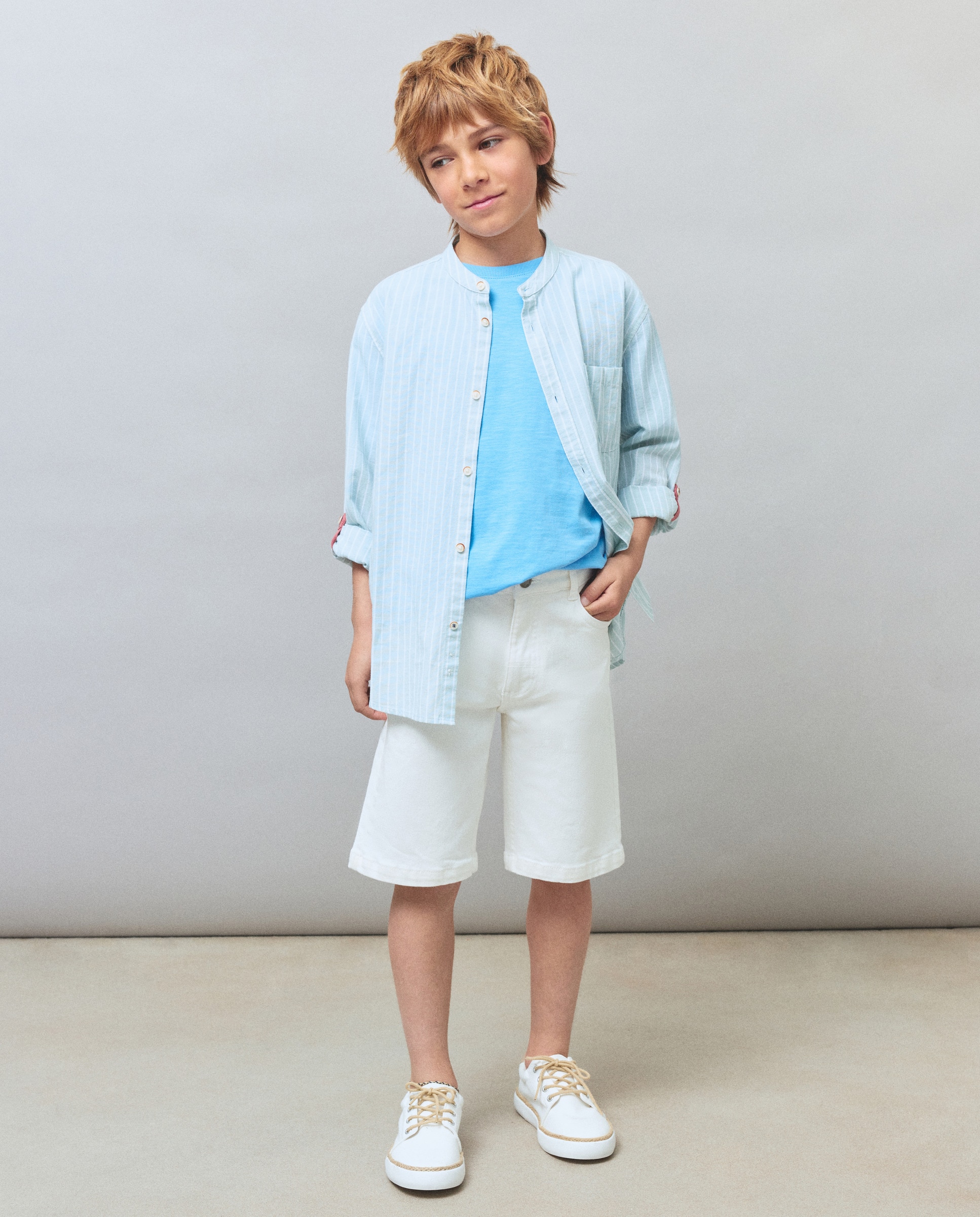 Camisa às Riscas com Gola à Padre Verde-2