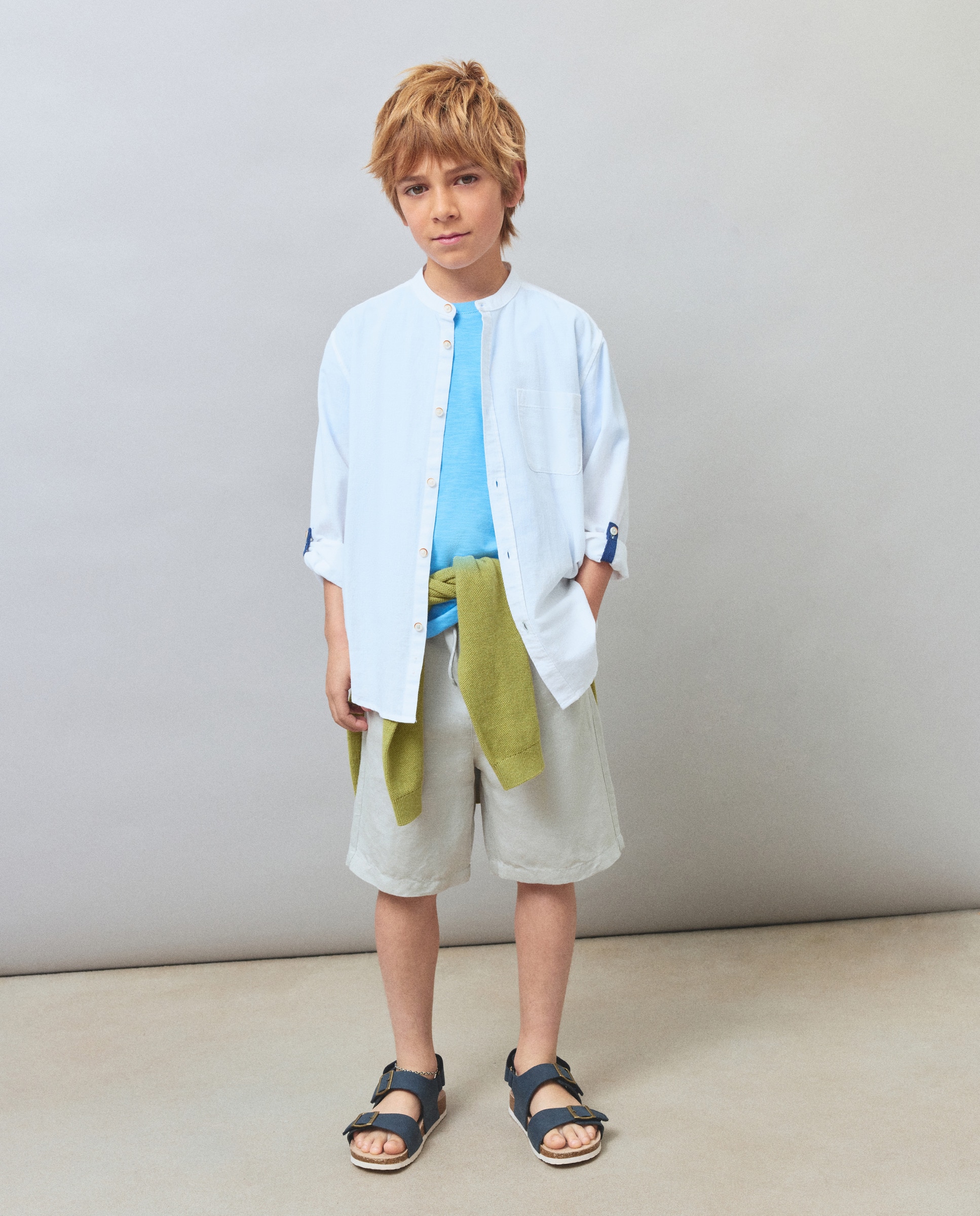 Camisa Lisa com Gola à Padre Branco-2