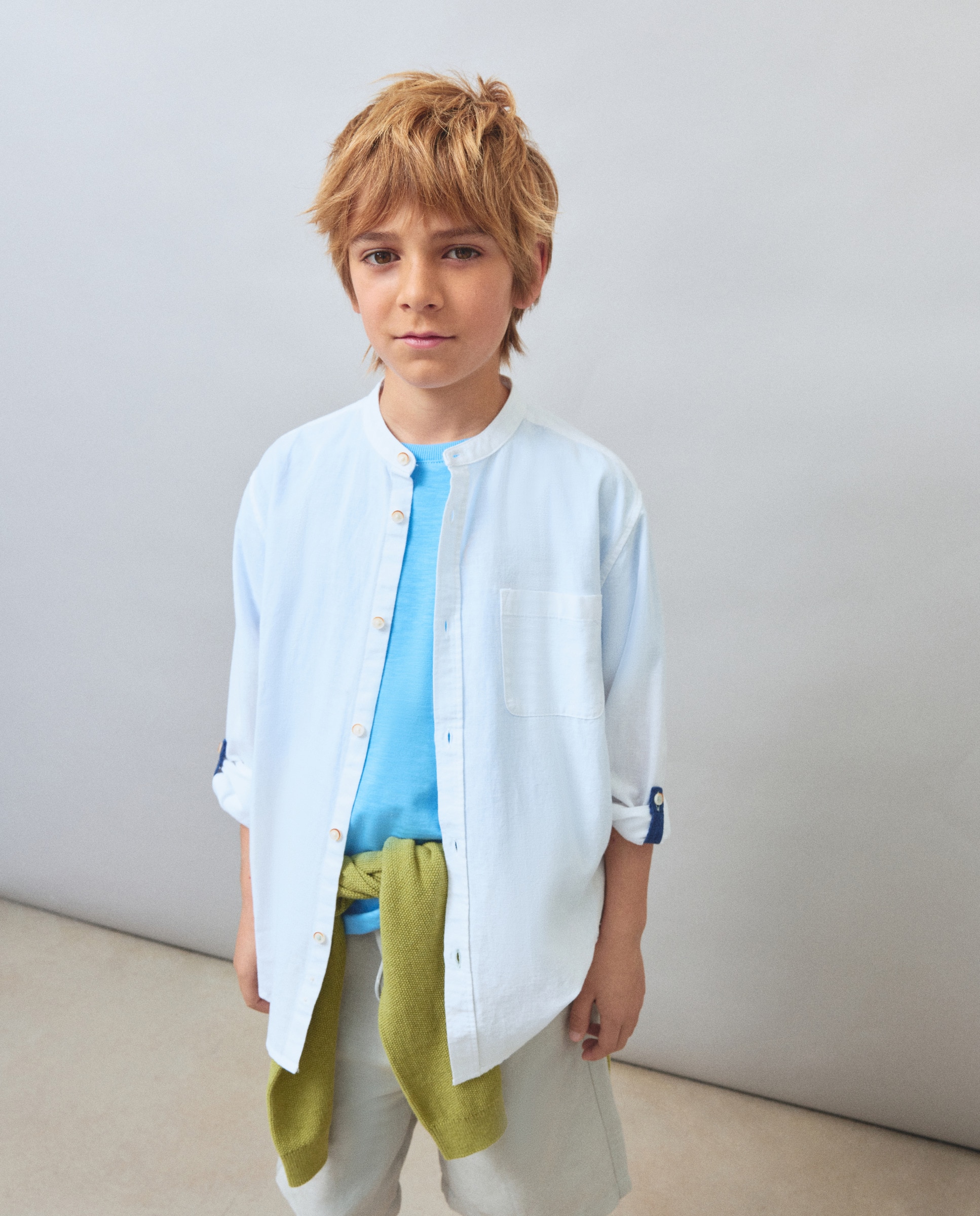 Camisa Lisa com Gola à Padre Branco-4