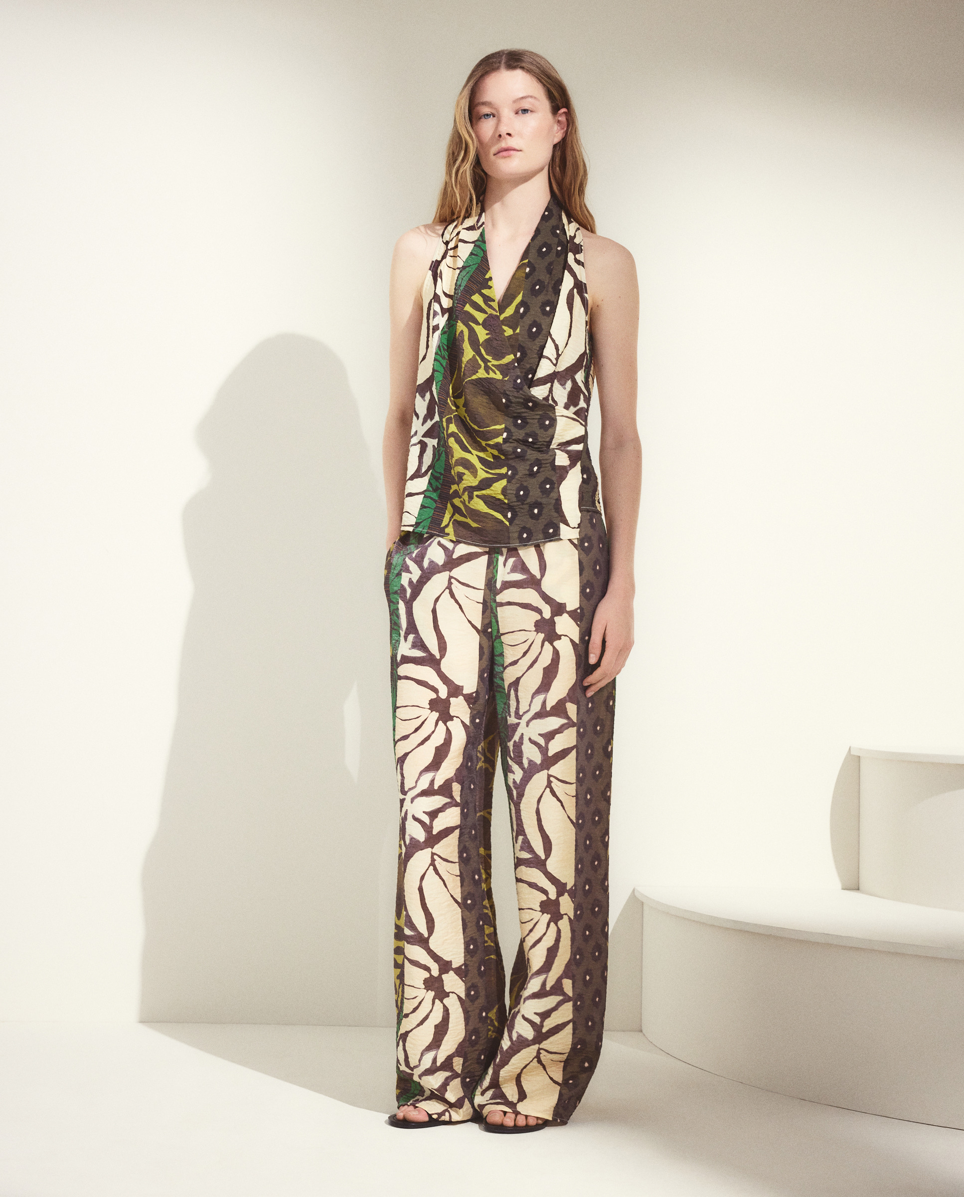 Top Estampado com Gola Halter Verde-2