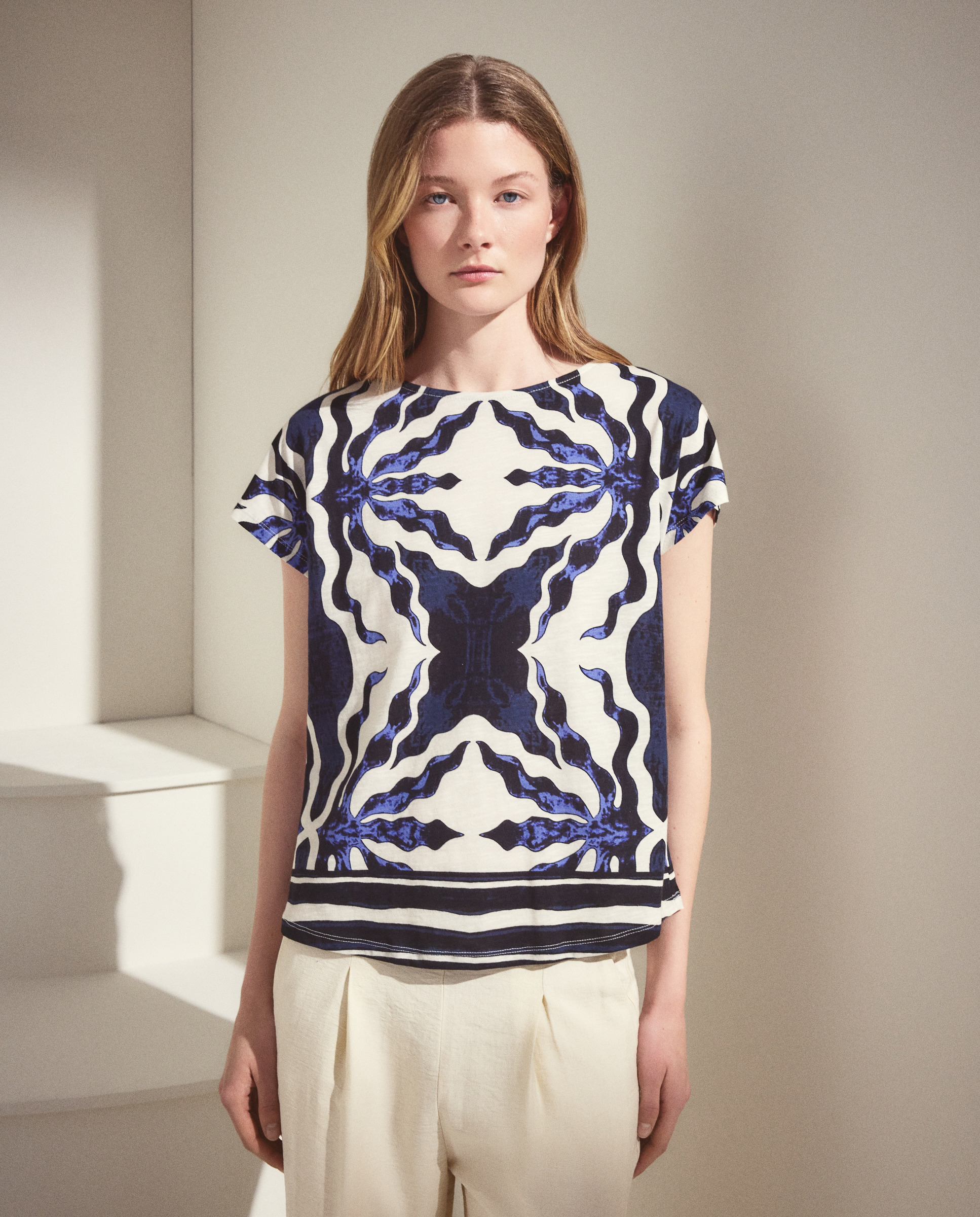 Imagem 0 de T-shirt de mulher com manga curta