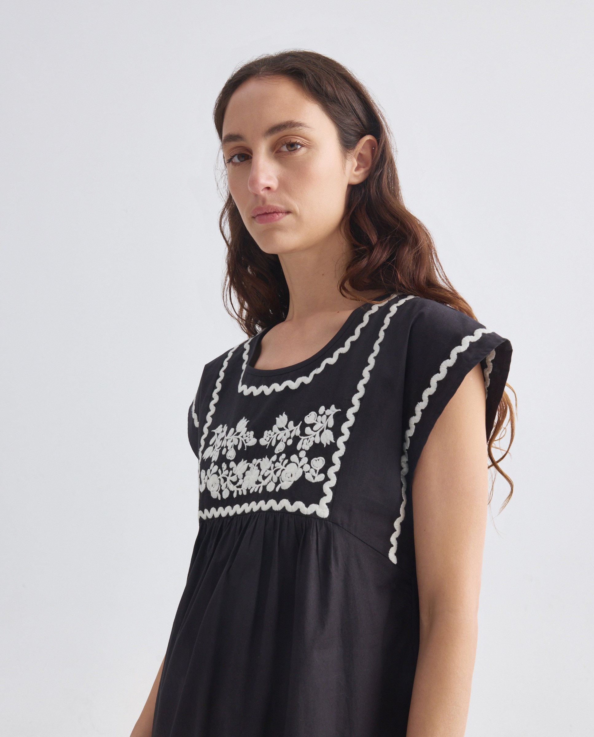 Caftán mujer largo algodón bordado Negro-2