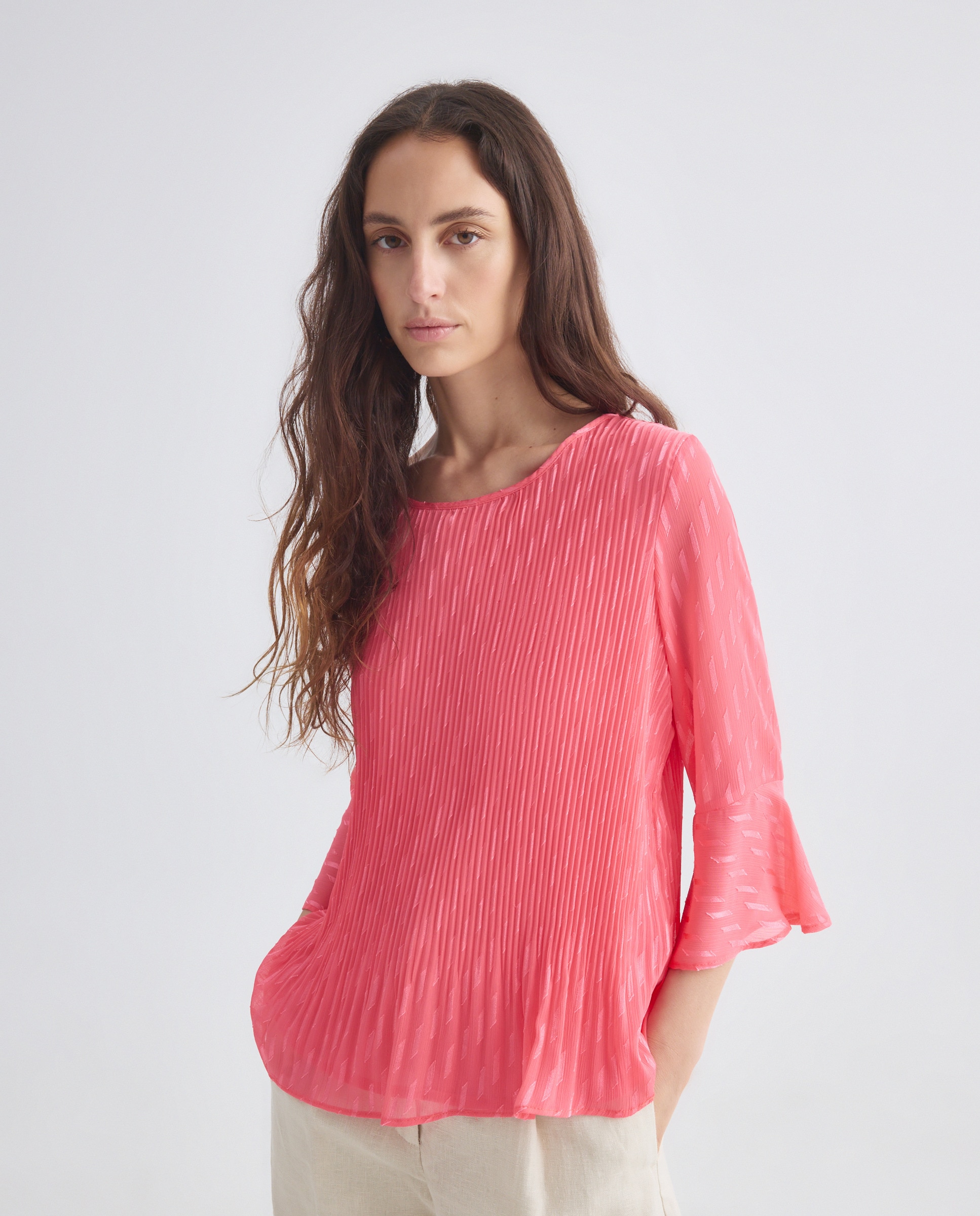 Imagem 0 de Blusa Lisa Plissada com Manga 3/4