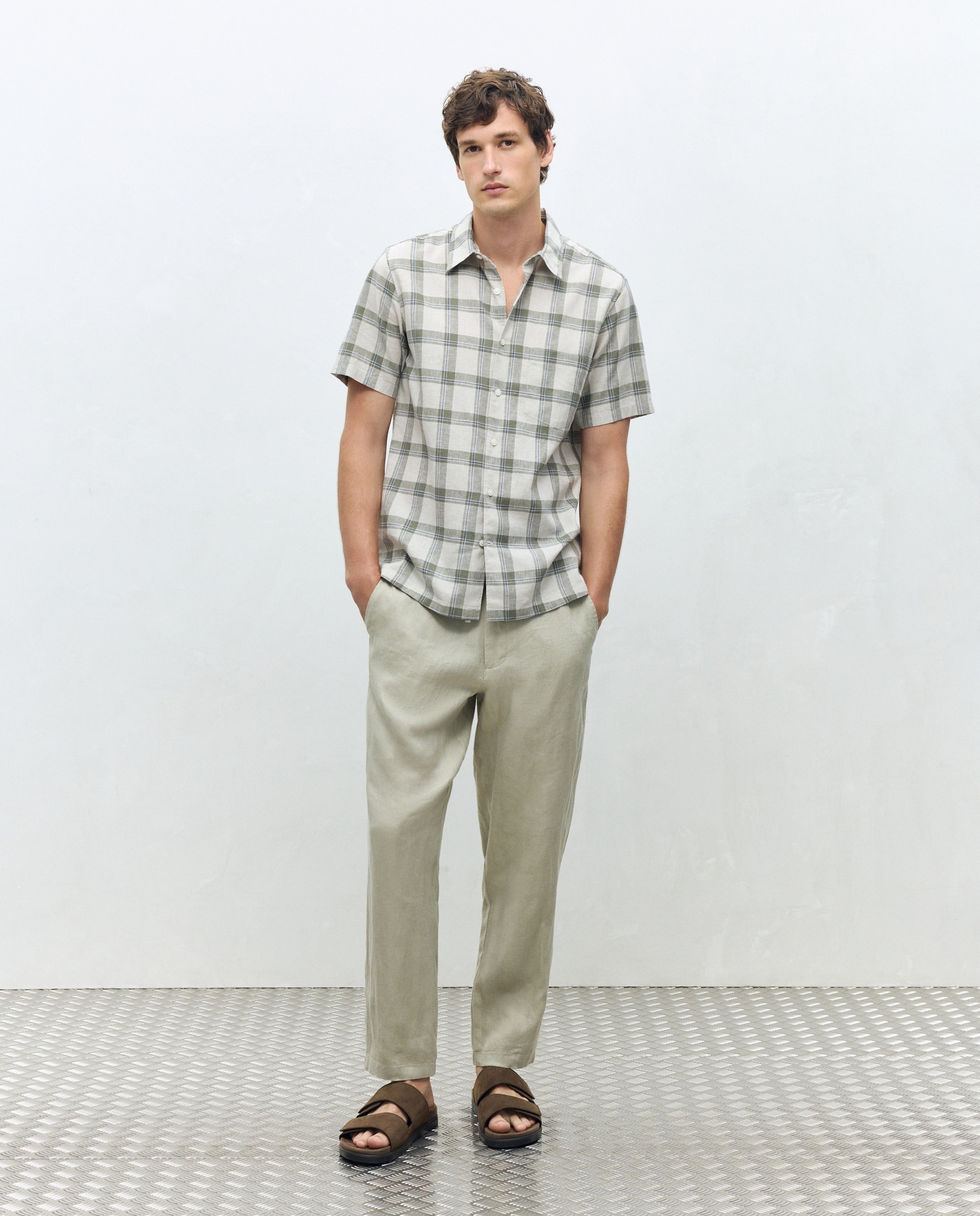Camisa de Manga Curta Regular Fit em Linho e Algodão aos Quadrados Madrás Verde-claro-2