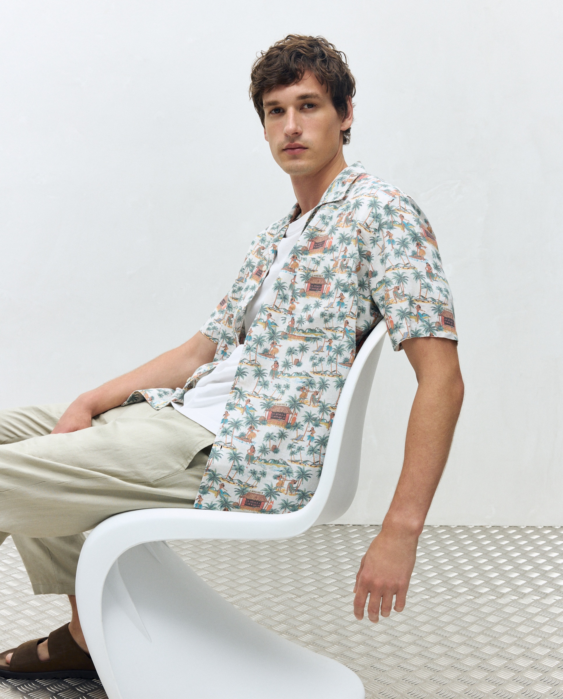 Imagem 0 de Camisa Bowling de Manga Curta com Estampado Havaiano