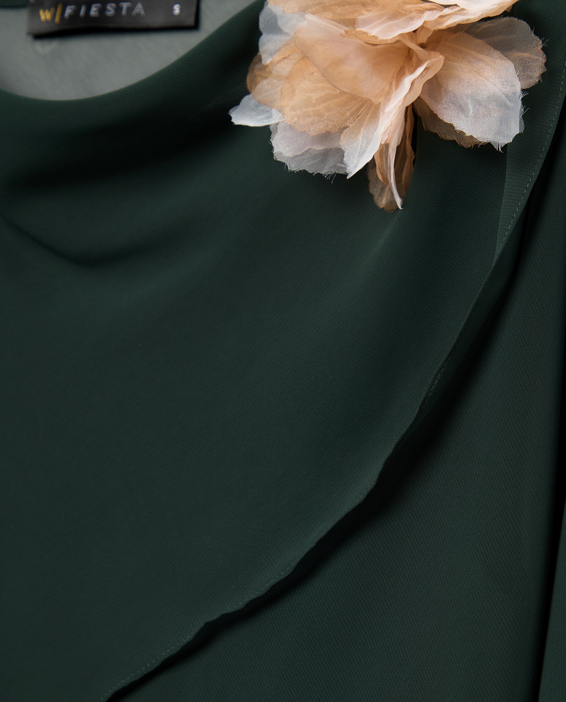 Vestido Curto Multicamadas sem Mangas e com Capelina Estampada 530 Verde Escuro-7