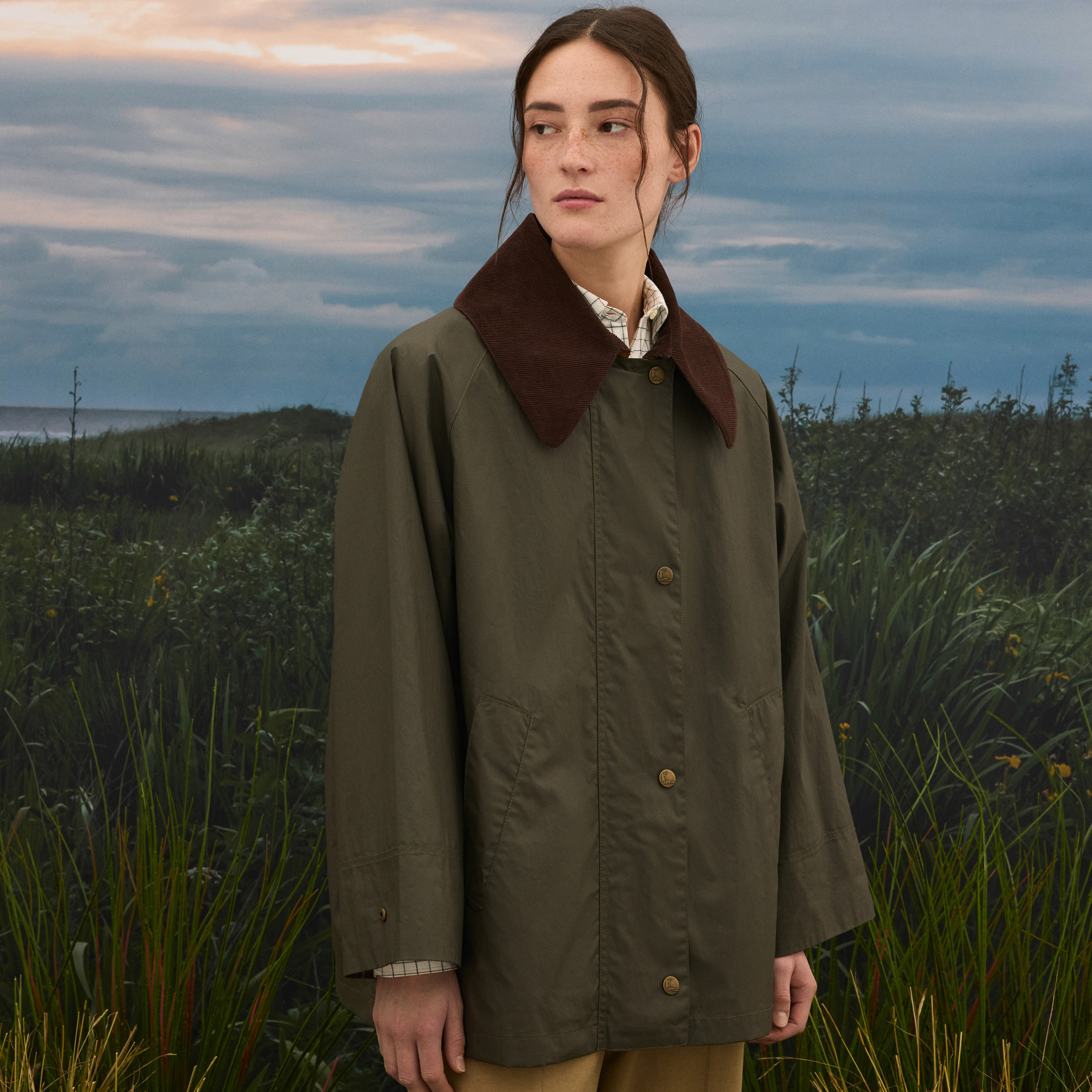 Imagem 0 de Sobretudo Tipo Capa de Mulher