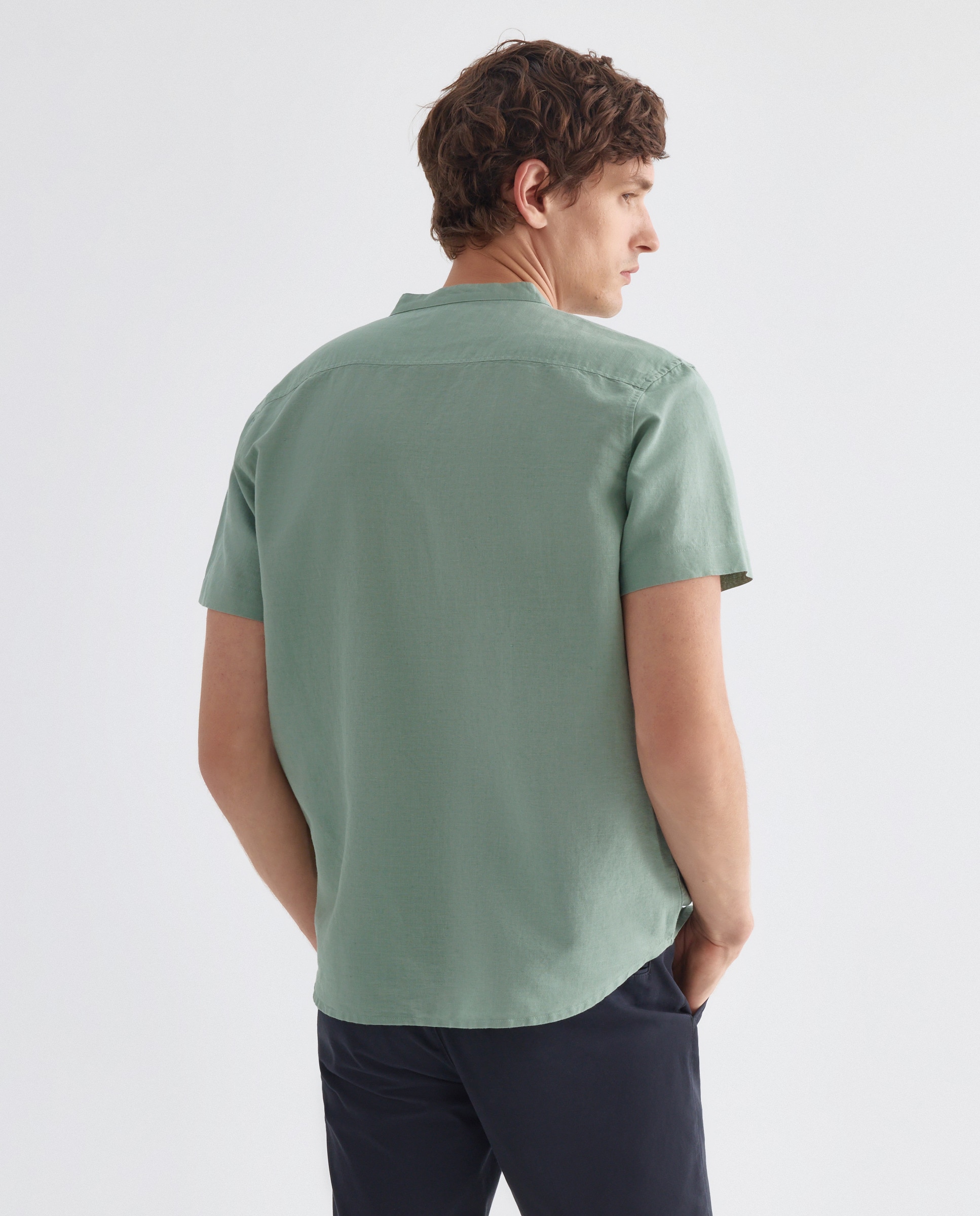 Camisa sport manga corta hombre con lino cuello mao 510 Verde claro-3