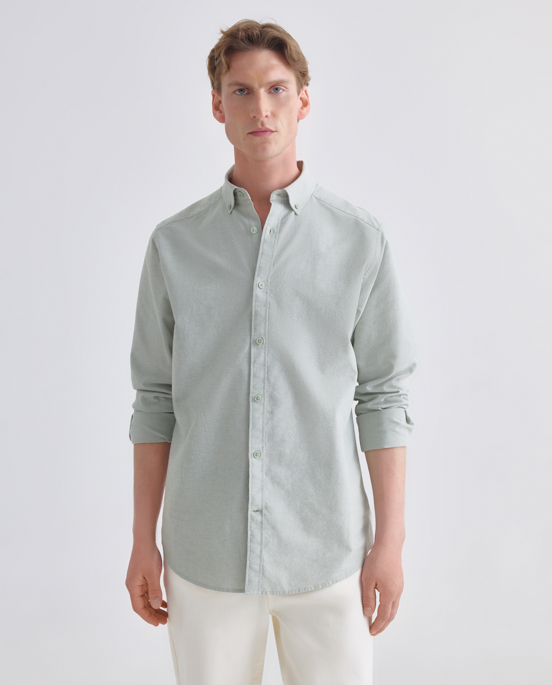 Imagen 0 de Camisa sport hombre oxford ligera lavada lisa