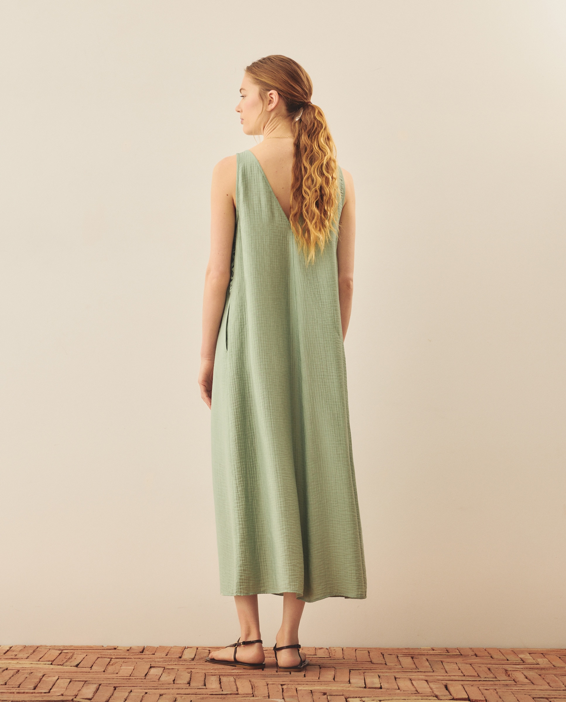 Vestido Comprido com Decote Halter Verde-3