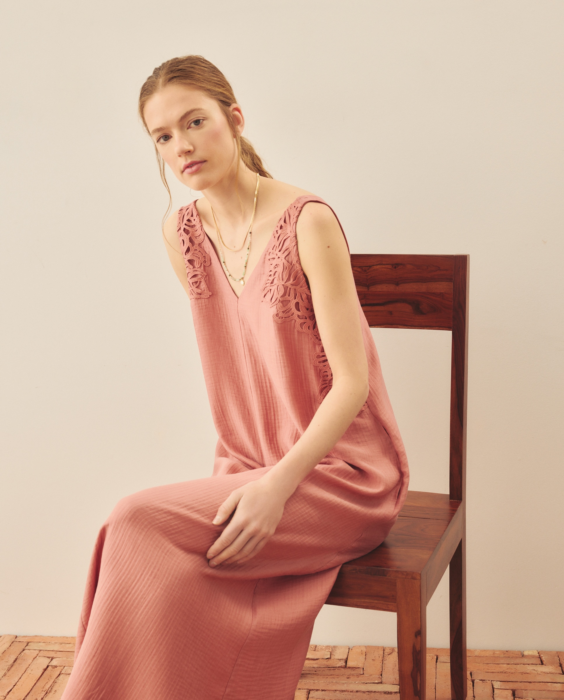 Imagem 0 de Vestido Comprido com Decote Halter