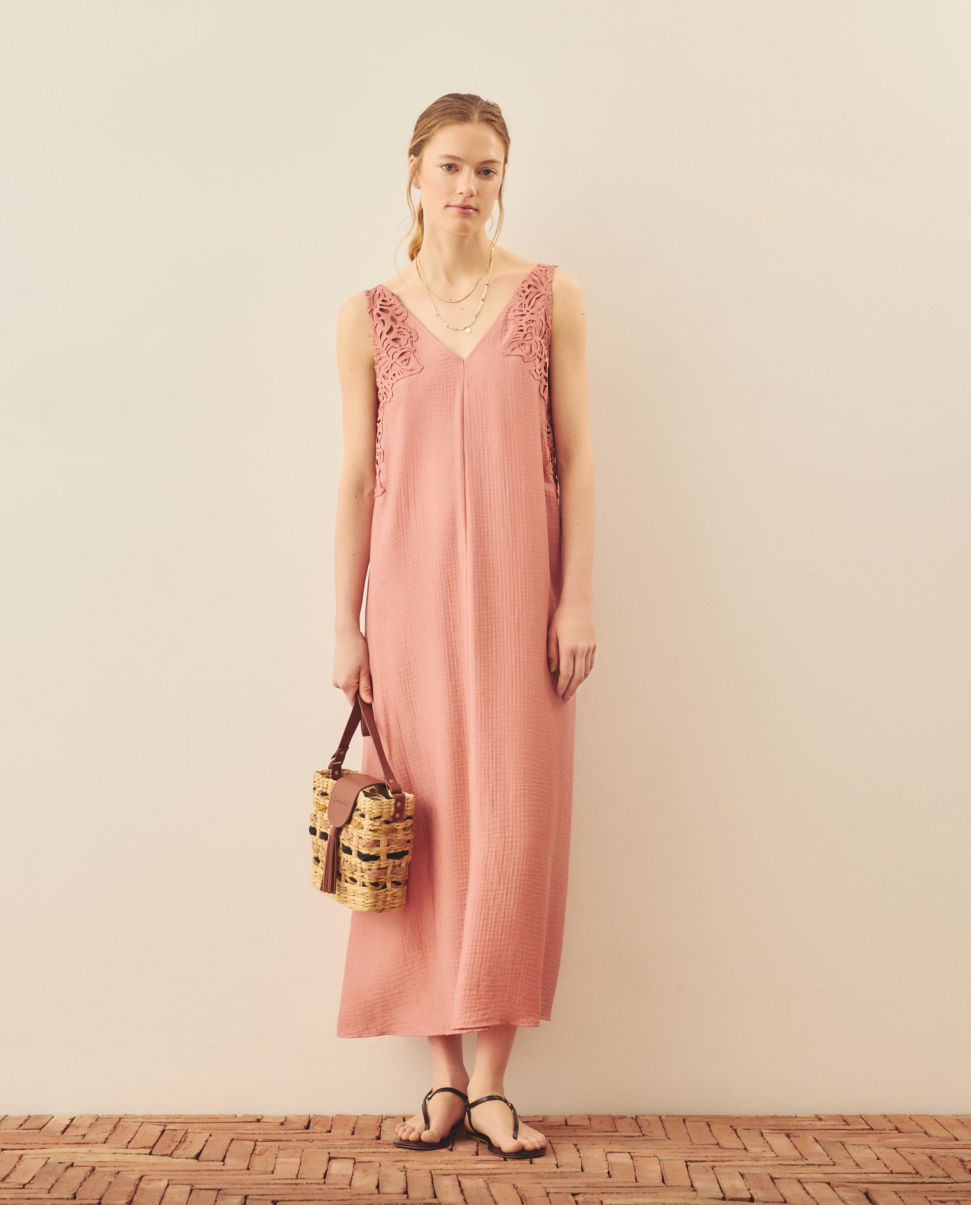 Vestido Comprido com Decote Halter Laranja-2
