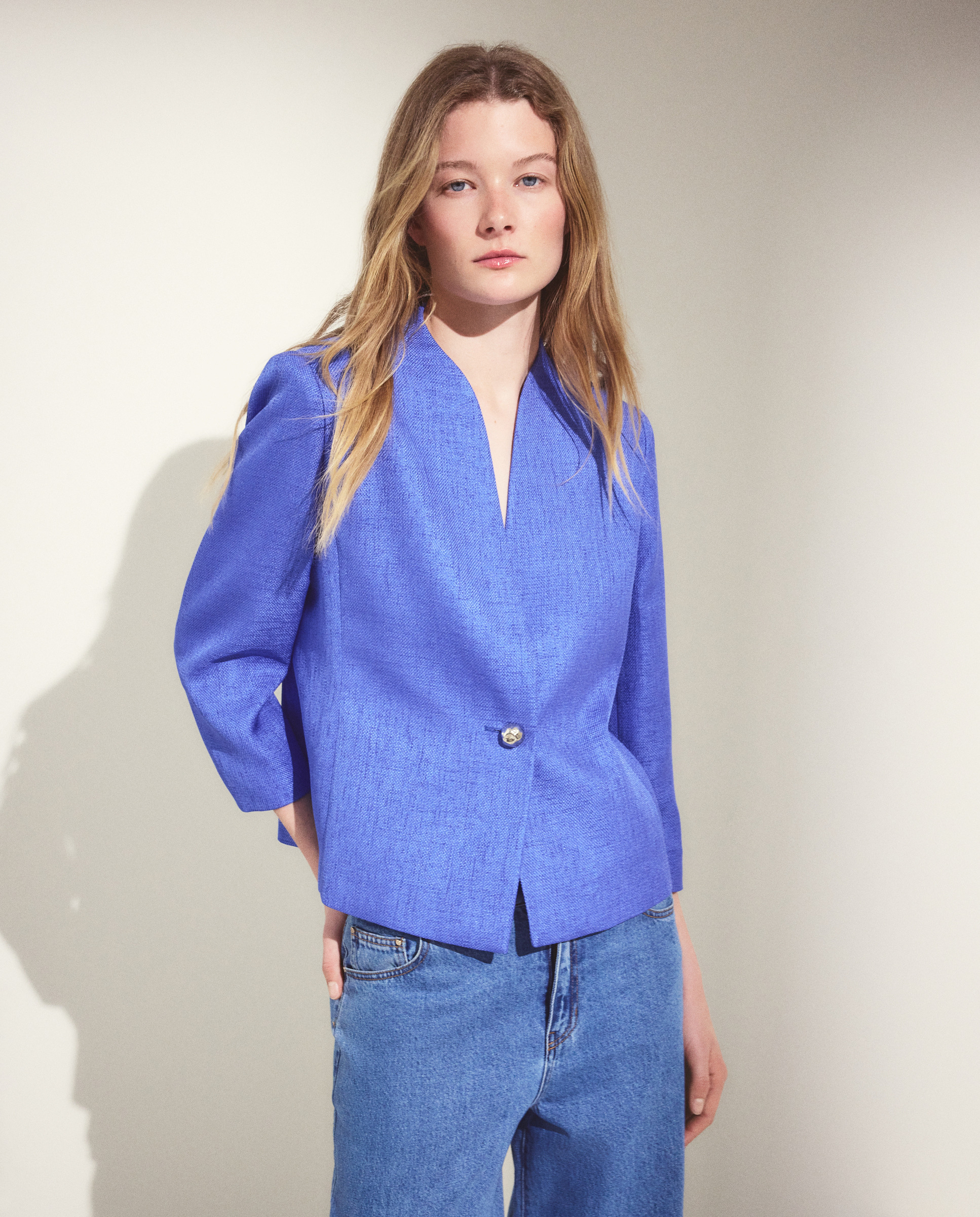 Blazer Curto Liso com Textura Azulão-3