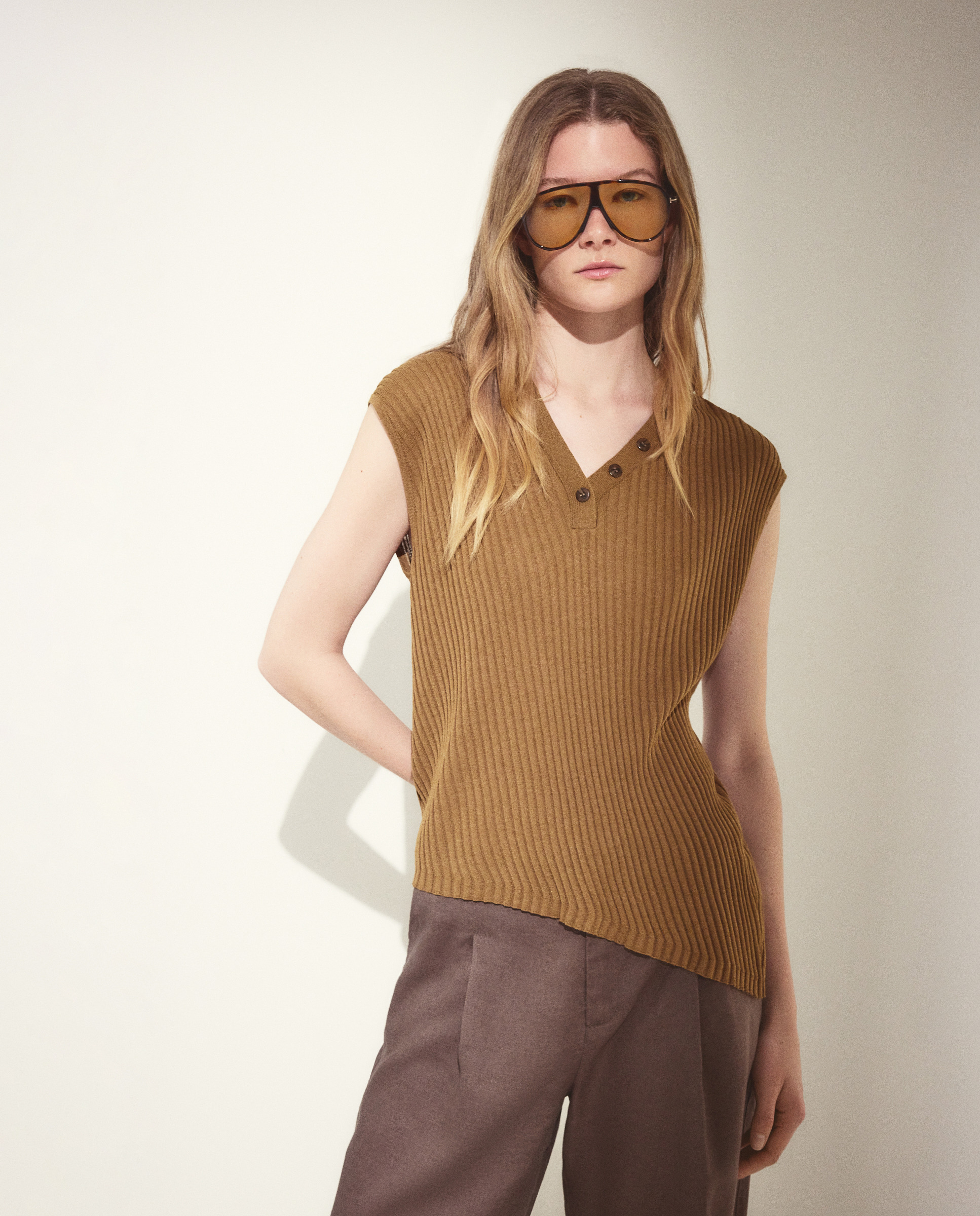 Camisola de Malha Lisa sem Mangas 371 Óleo-3