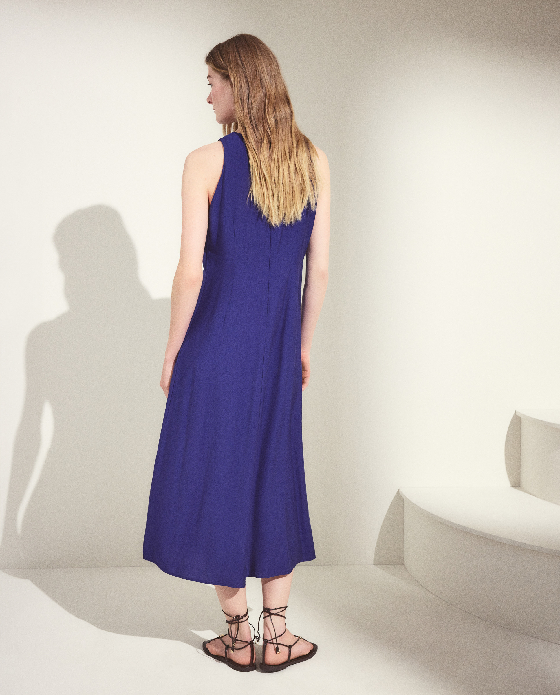 Vestido Midi sem Mangas e com Decote Redondo 400 Azul-3