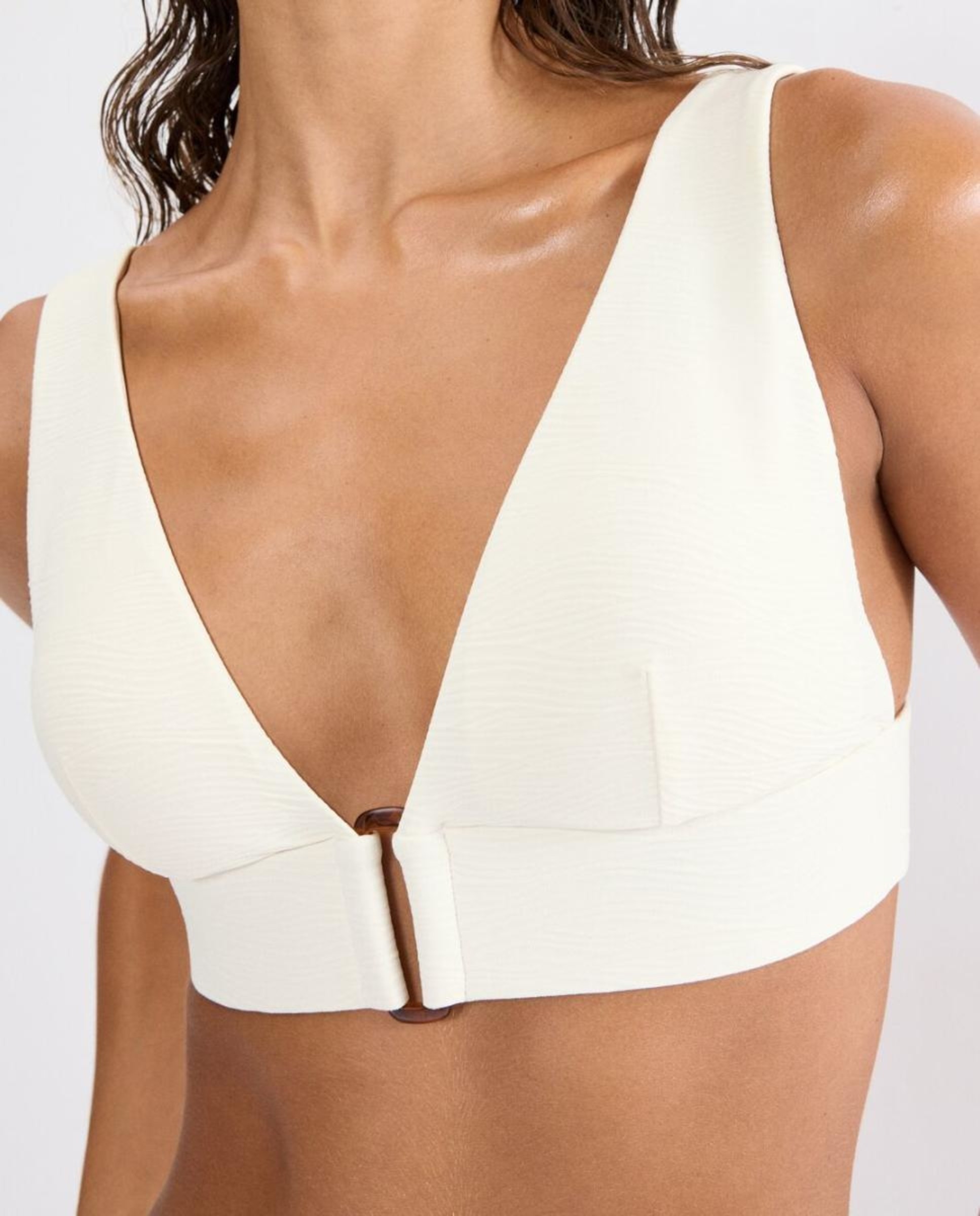 Imagem 0 de Top de Biquíni Triangular com Decote Profundo sem Aro e Copa de Secagem Rápida