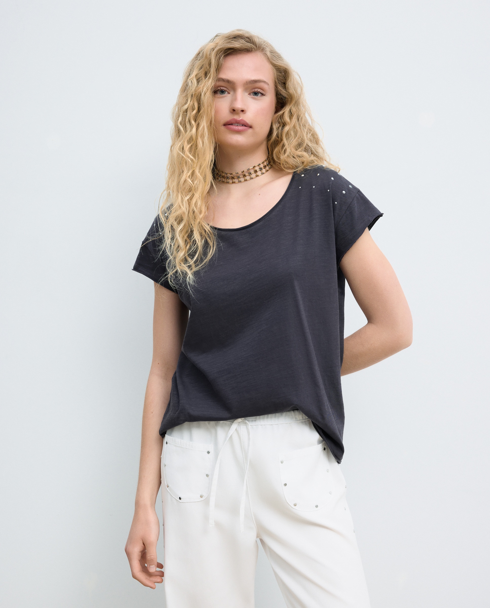 T-shirt com Decote em Onda e Tachas 830 Antracite-2