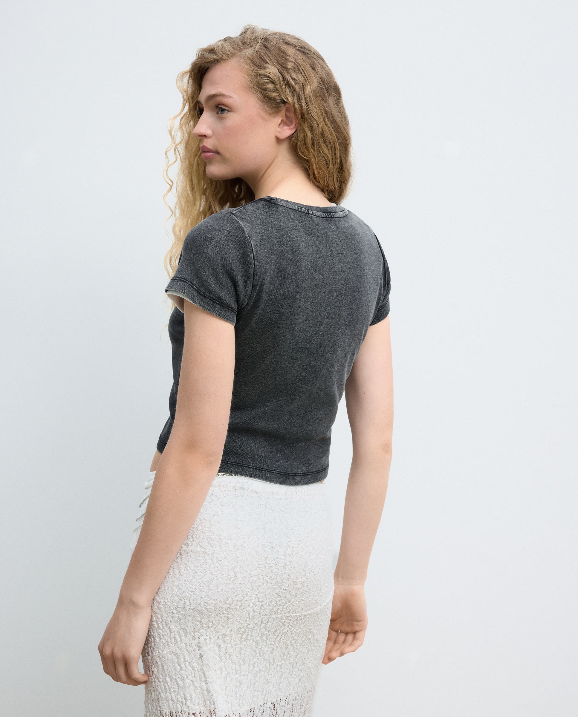 T-shirt com Lavagem, Estrelas e Tachas 830 Antracite-3