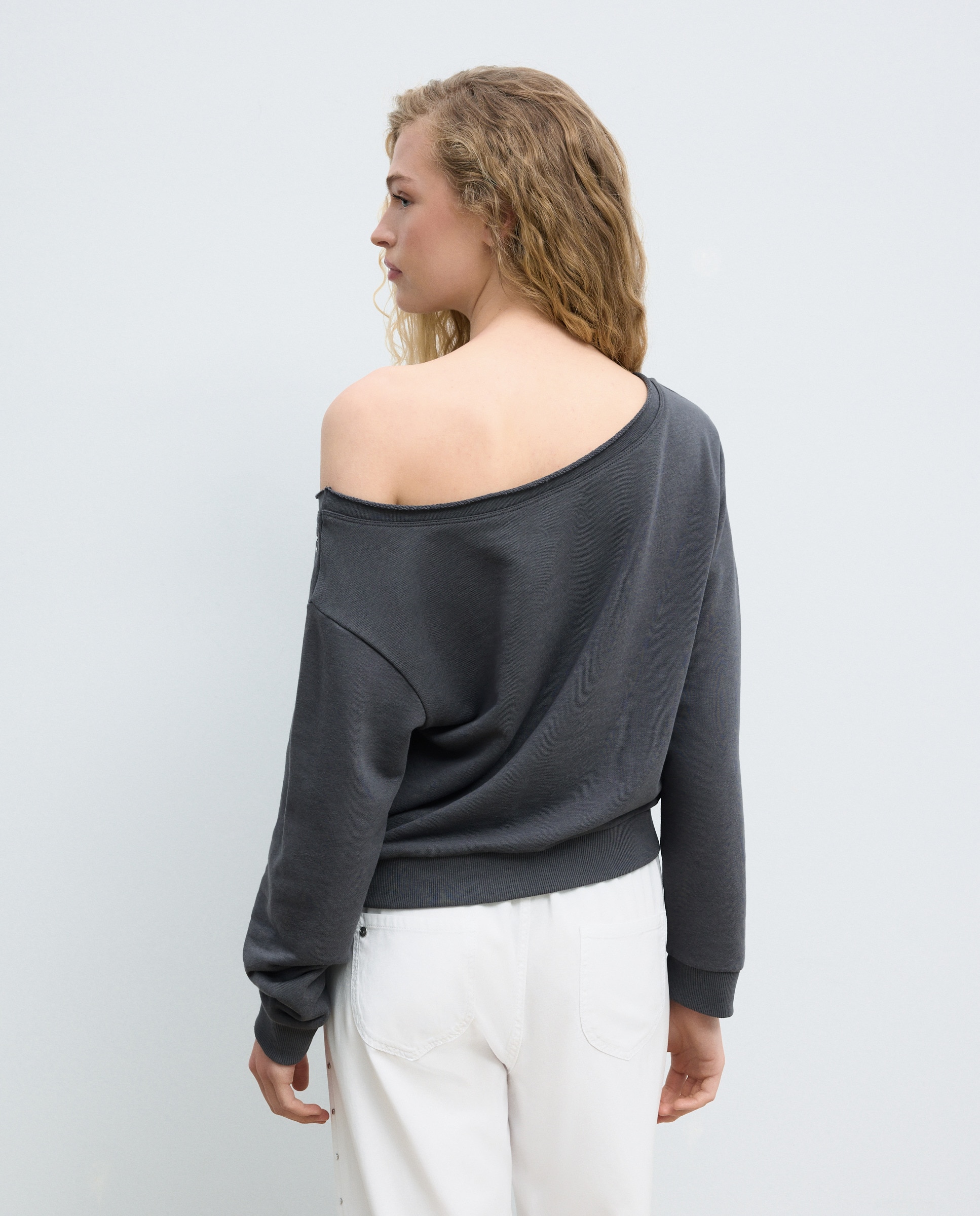 Sweatshirt Assimétrica com Strass 830 Antracite-3