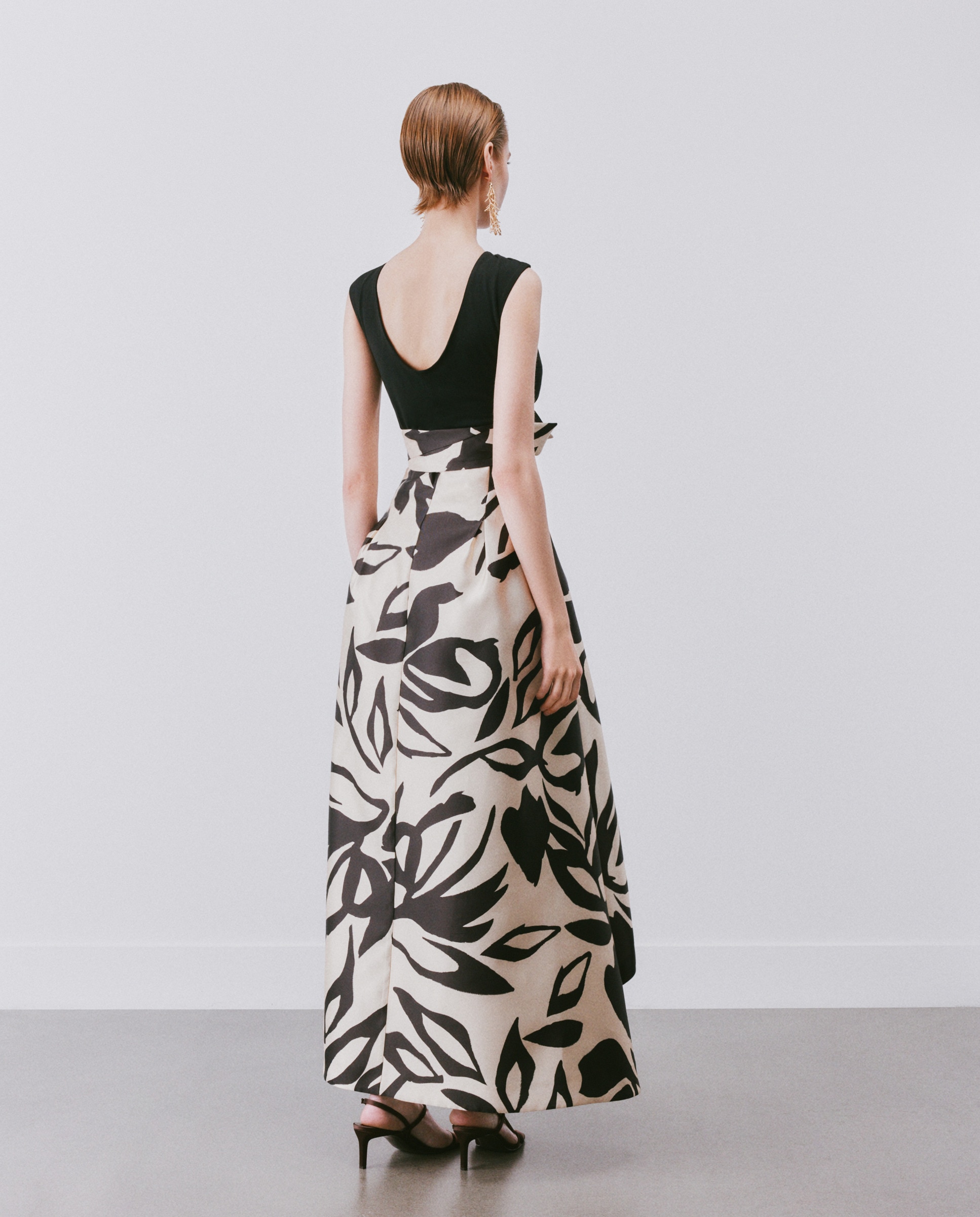 Vestido Midi com Top de Malha e Saia Estampada Preto-3
