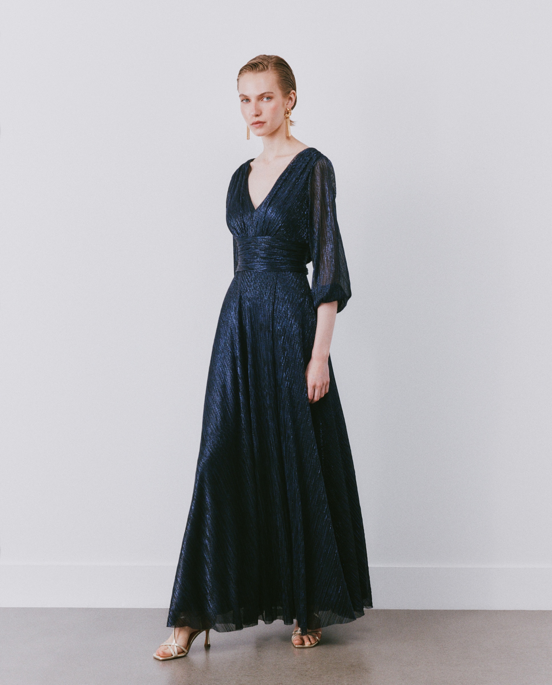 Vestido Comprido com Fio Metalizado e Decote em Bico Azul-marinho-2