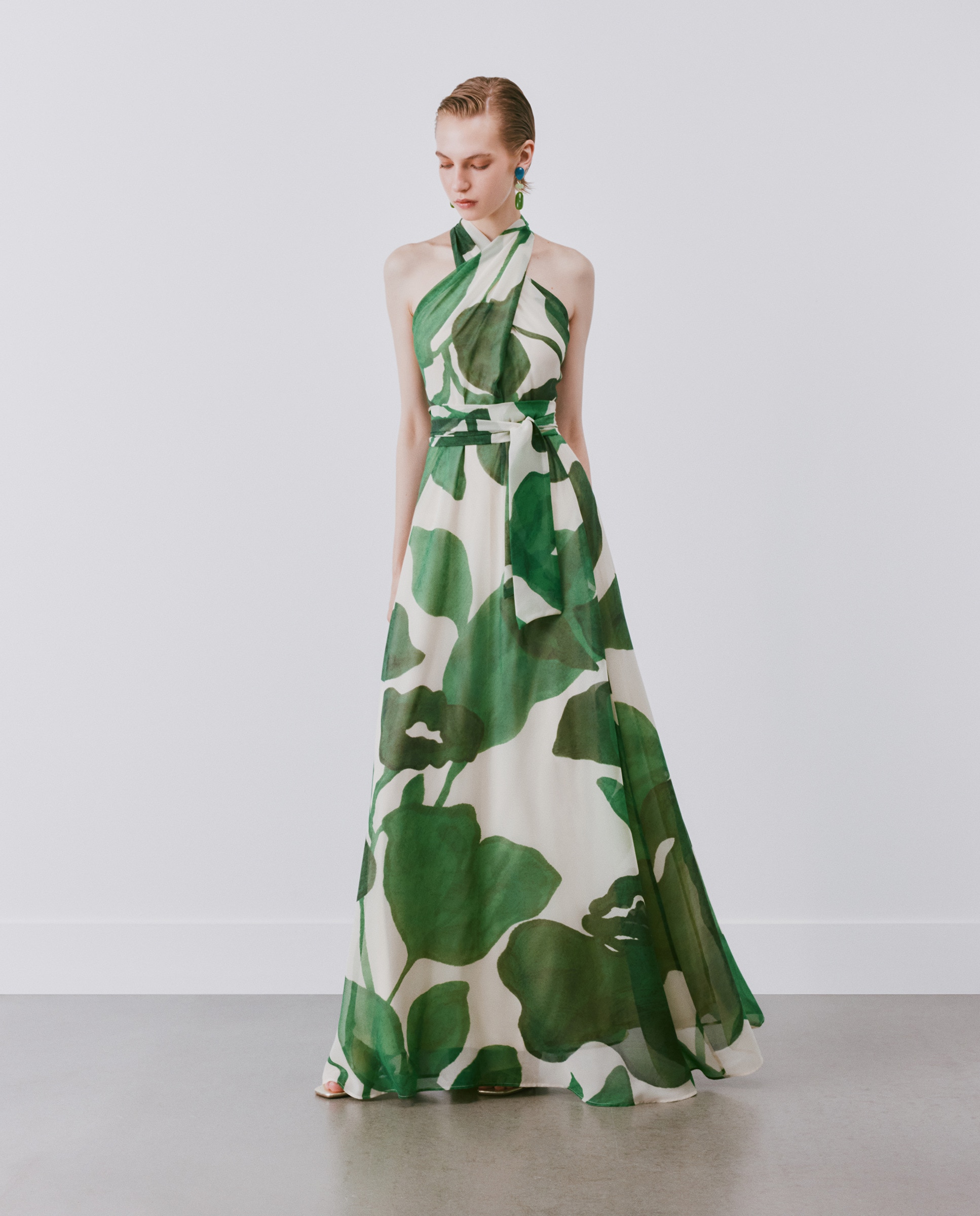 Vestido comprido com gola halter Verde-2