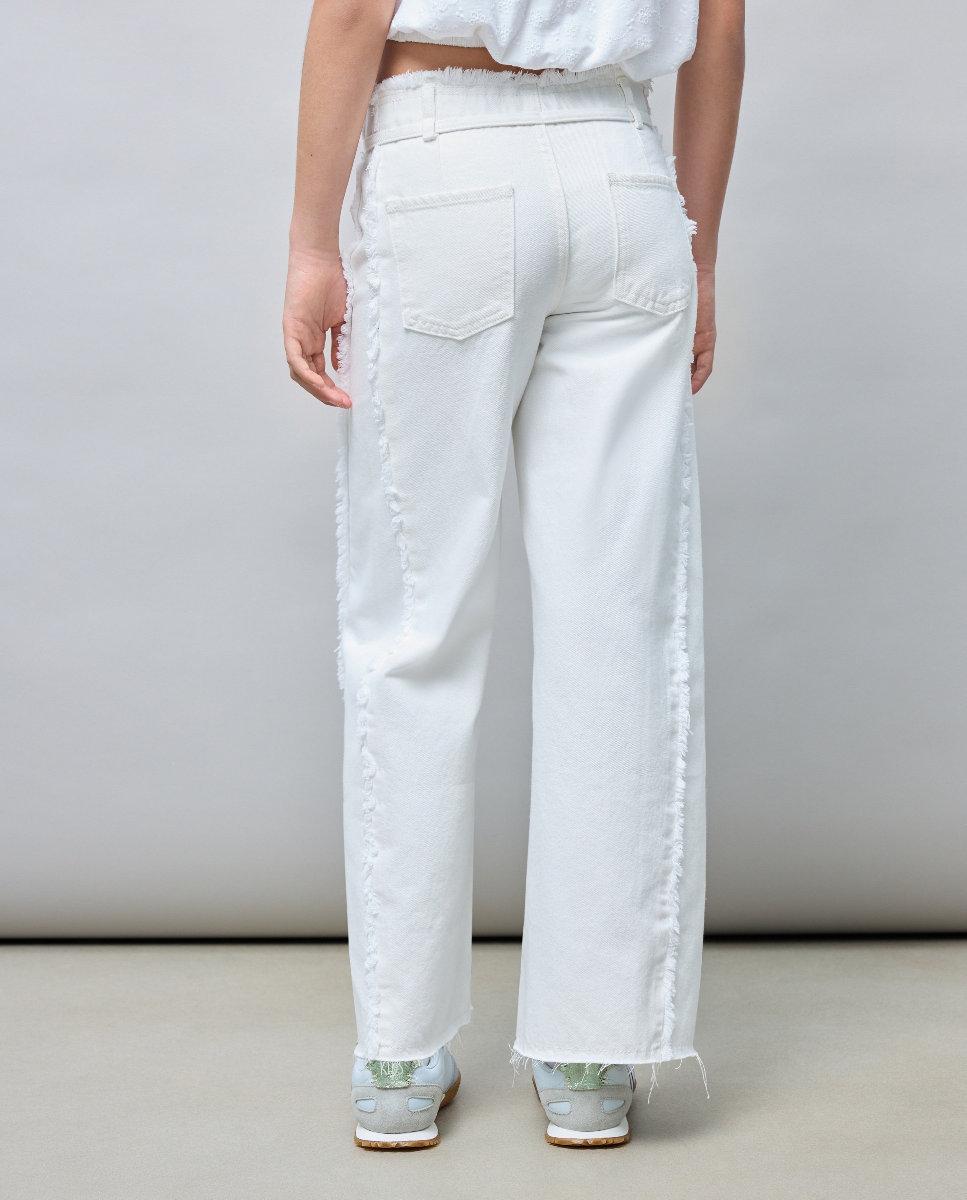 Calças de Sarja Wide Leg com Peça Lateral Triangular e Cós Desfiado Branco-3