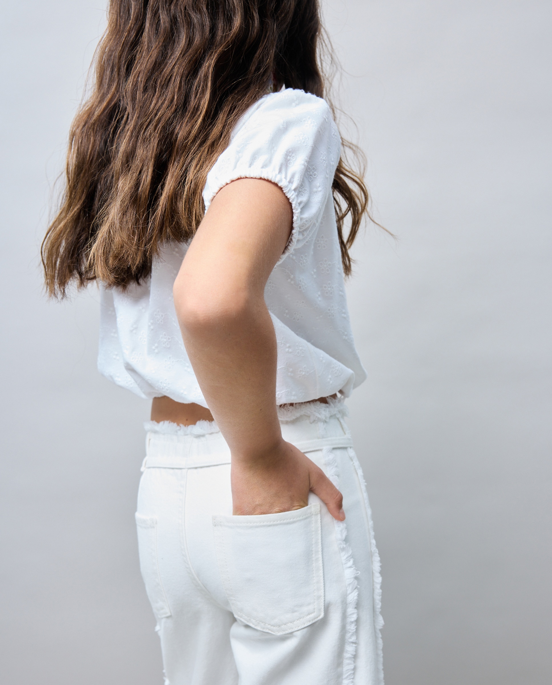 Calças de Sarja Wide Leg com Peça Lateral Triangular e Cós Desfiado Branco-4