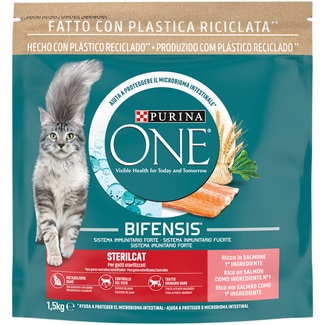 Sterilcat pienso para gatos adultos esterilizados con salmón y trigo bolsa 1,5 kg - Purina One