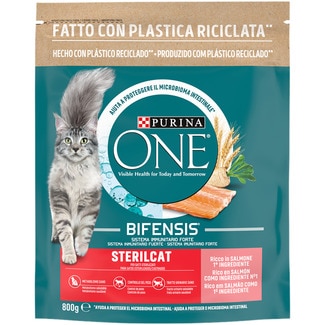 Sterilcat pienso para gatos adultos esterilizados con salmón y trigo envase 800 g - Purina One