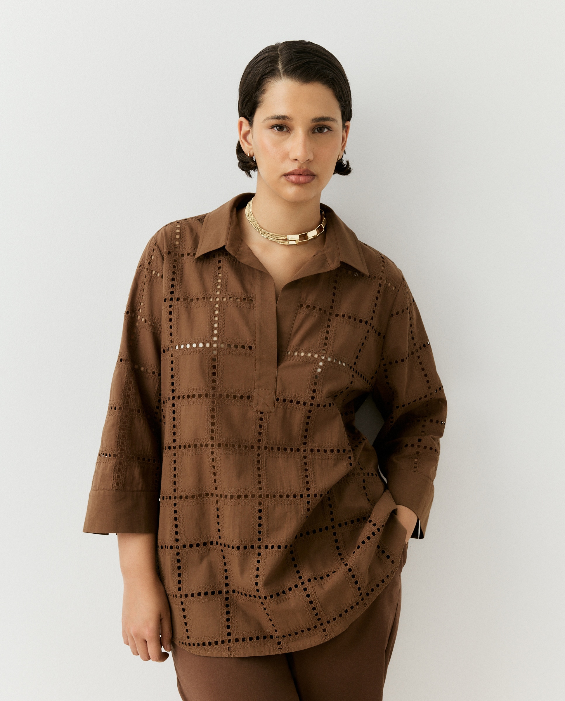 Camisa polera de mujer con manga larga y bordados - Couchel - Tostado Tostado-2