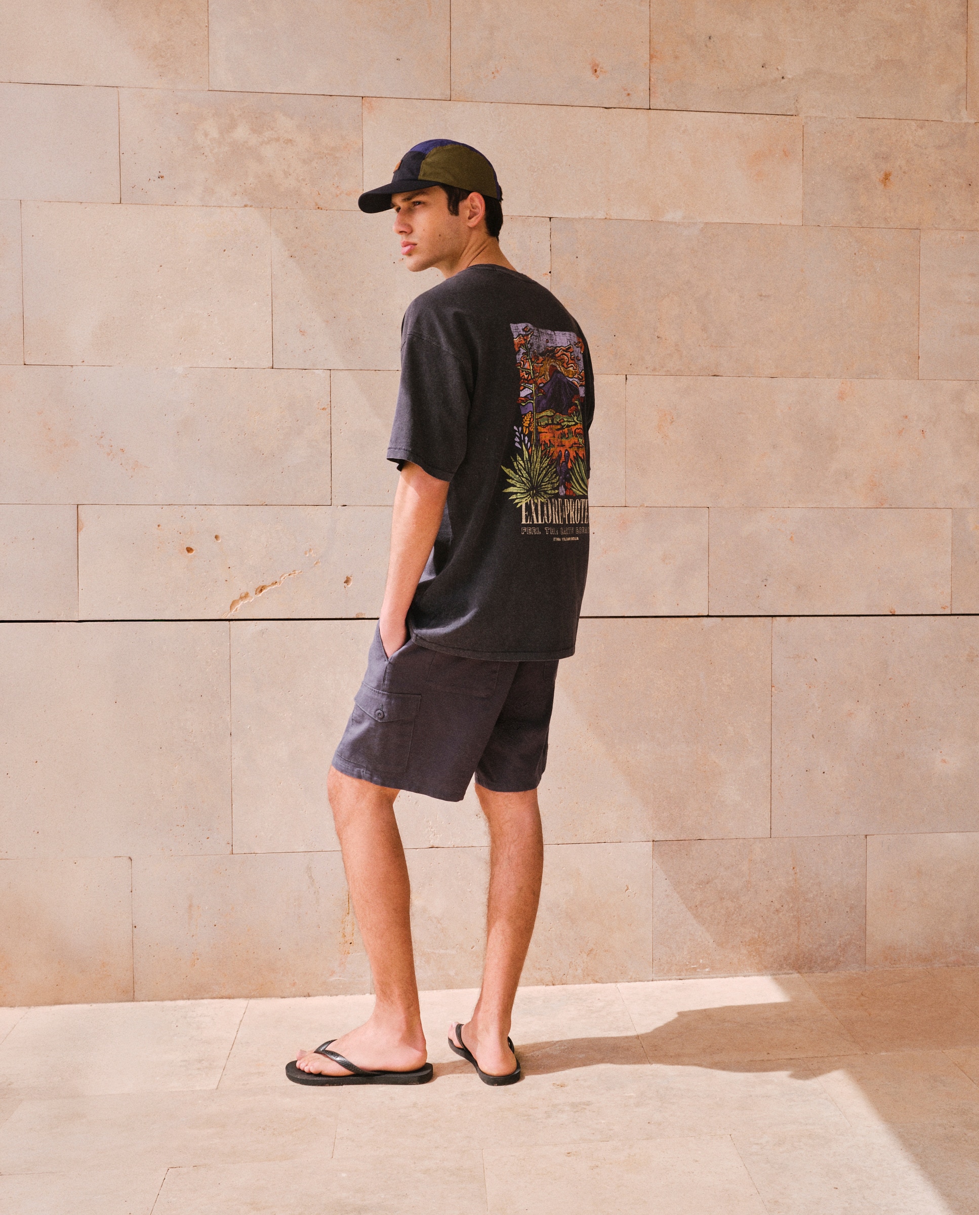Imagem 0 de T-shirt de Manga Curta Acid Wash com Estampado Posicional