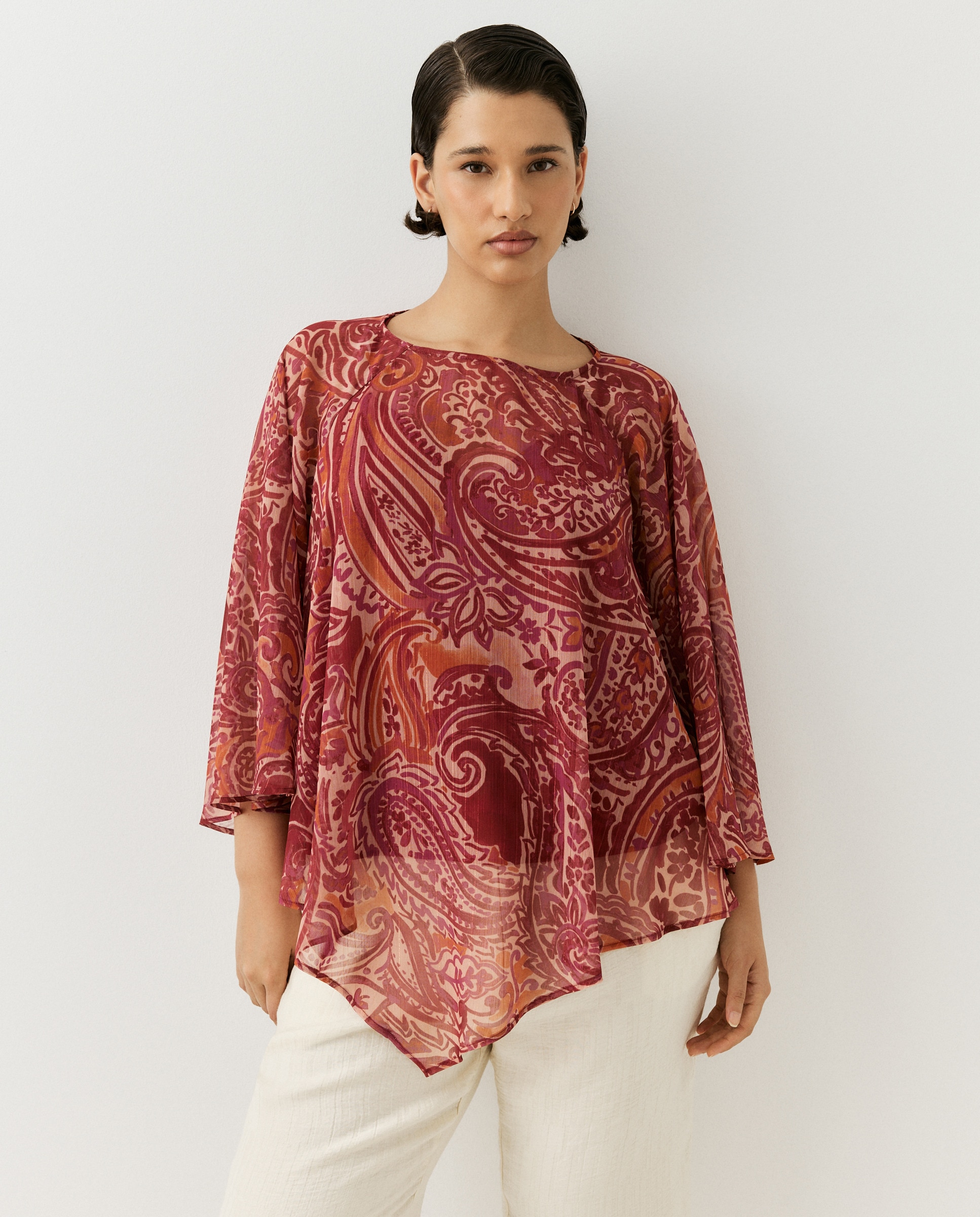 Imagem 0 de Blusa Tipo Capa de Chiffon com Estampado