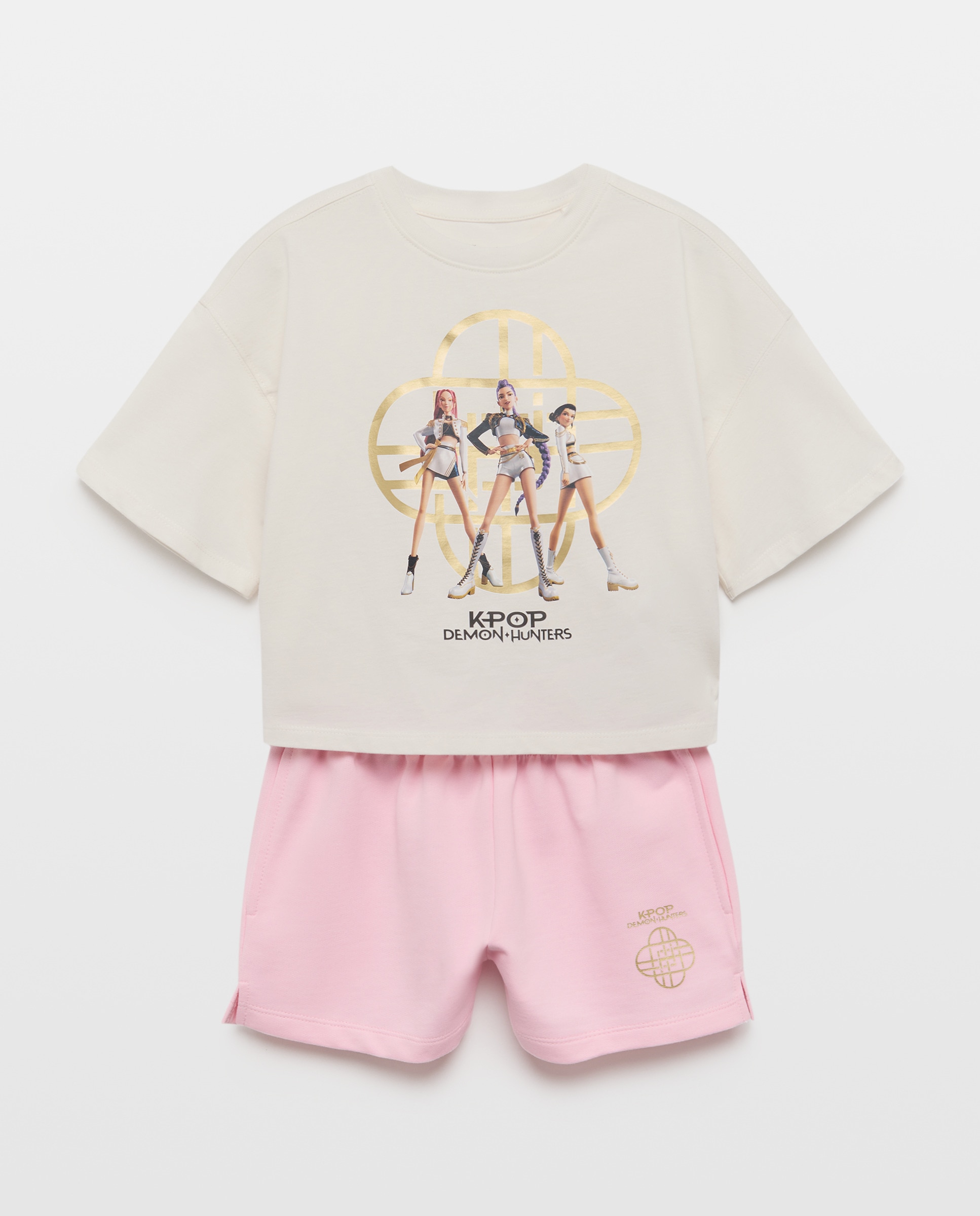 Imagem 0 de Conjunto Curto de T-shirt de Manga Curta com Estampado Posicional KPOP